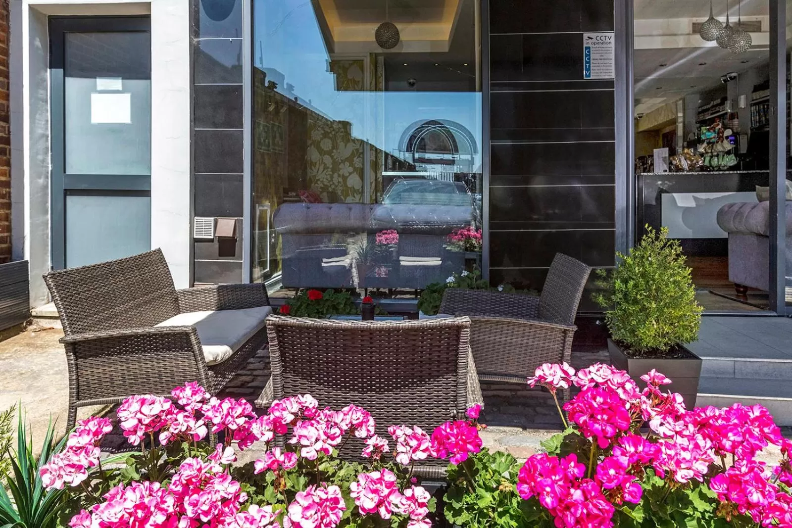 Patio in Hotel Shepherds Bush London