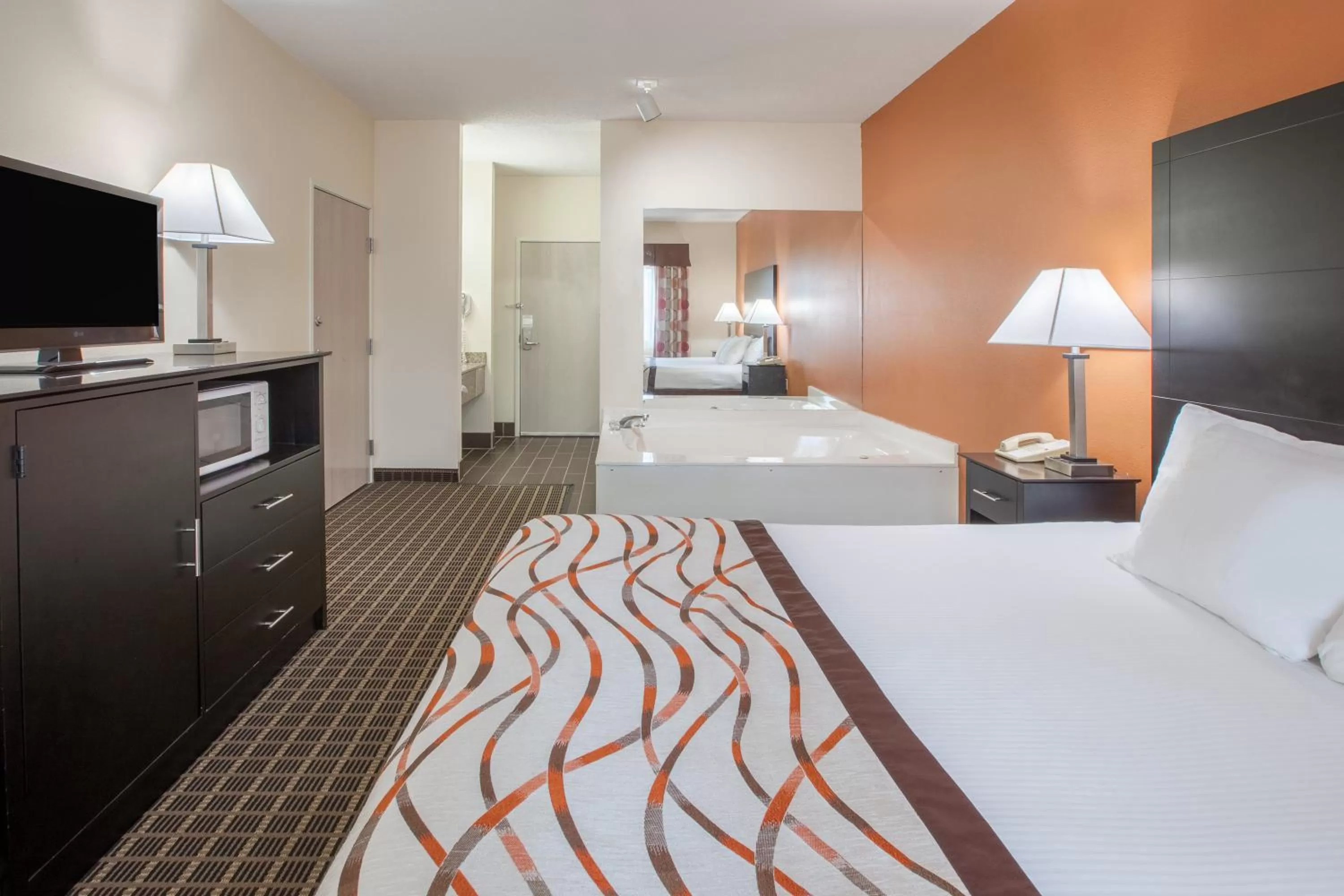 Bedroom, Bed in Baymont by Wyndham South Haven