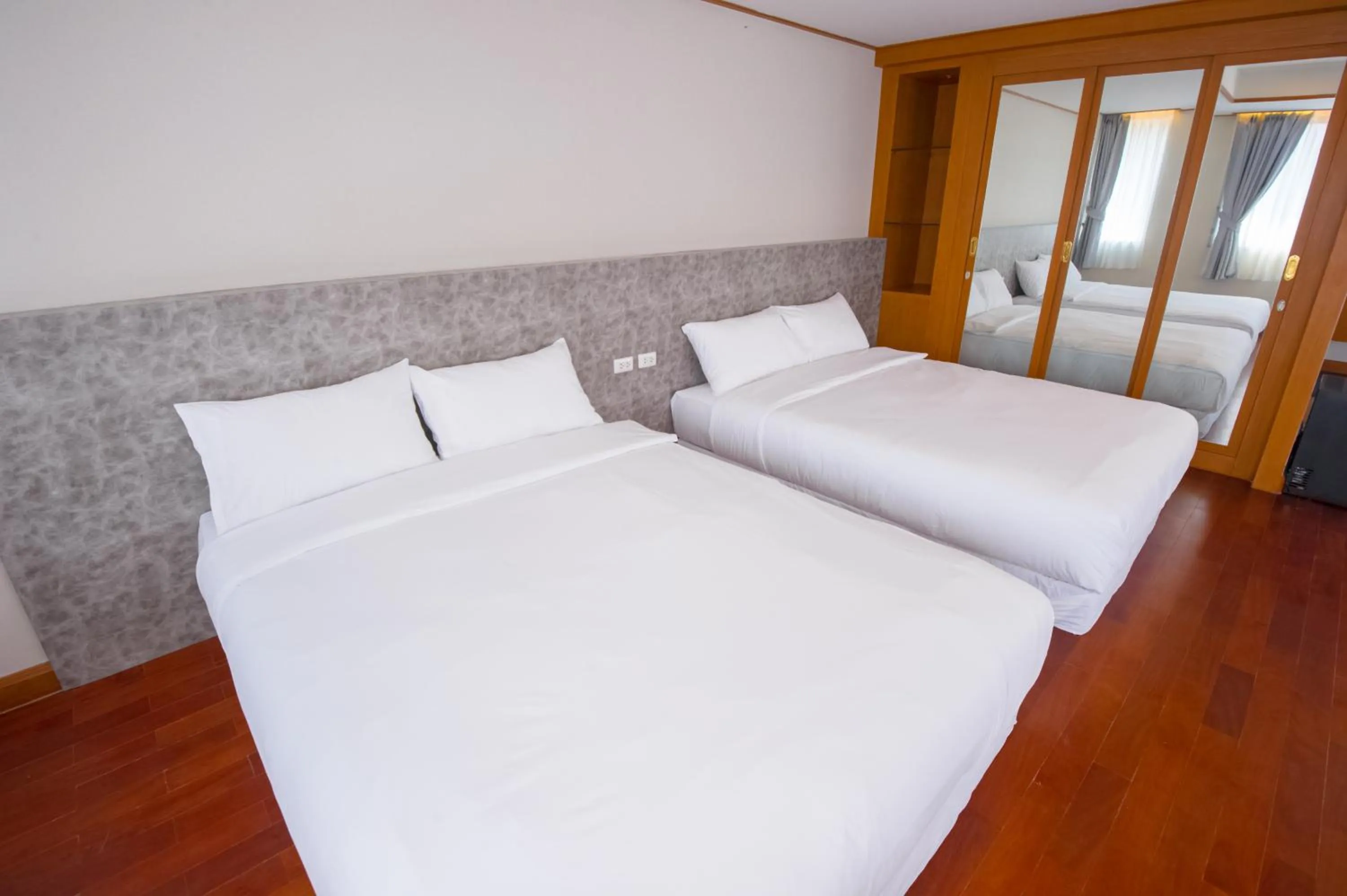 Bedroom, Bed in Glur Central Pratunam