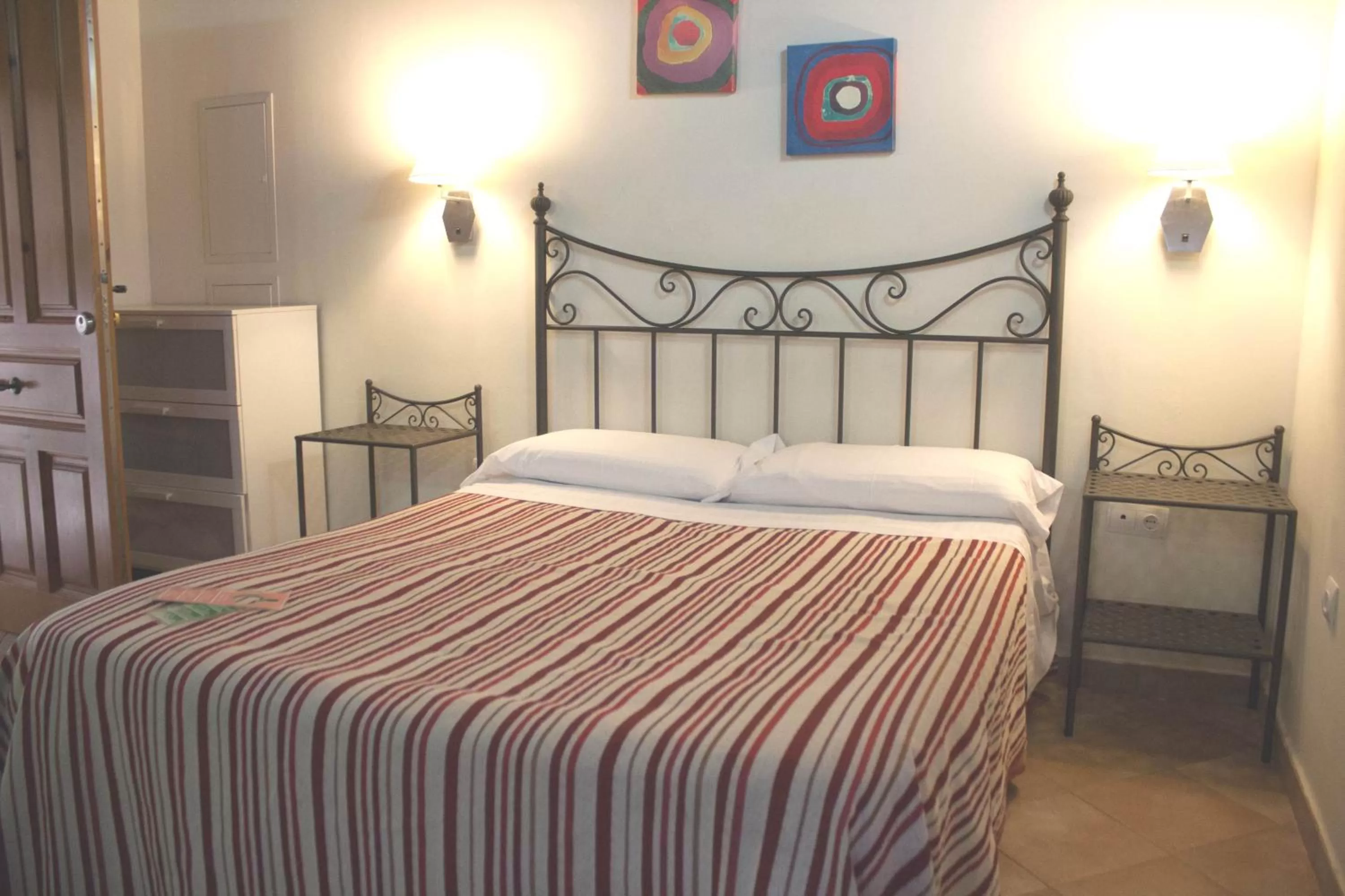 Bedroom, Bed in Abadia Suites