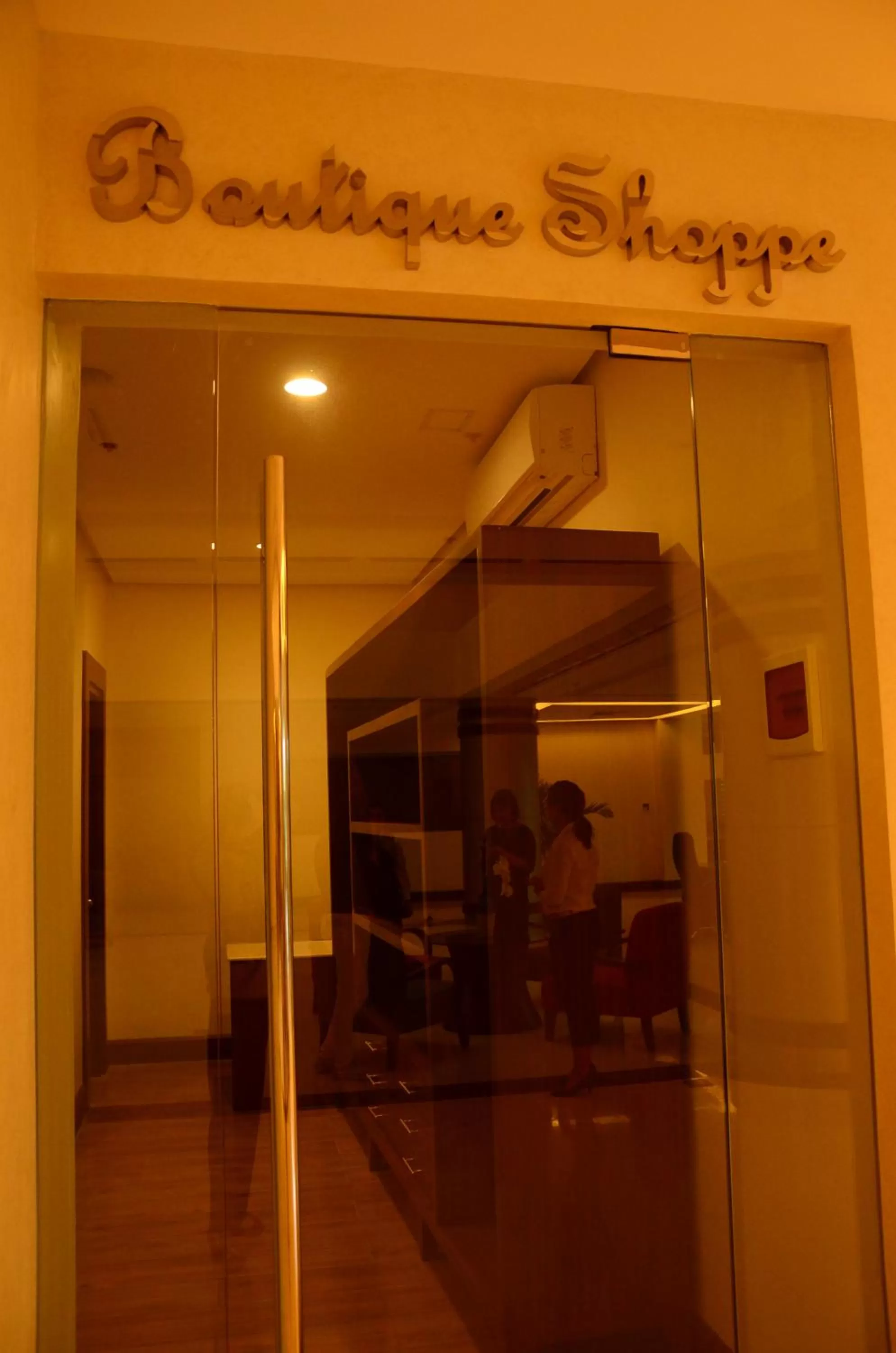 On-site shops in Hotel Monticello Tagaytay