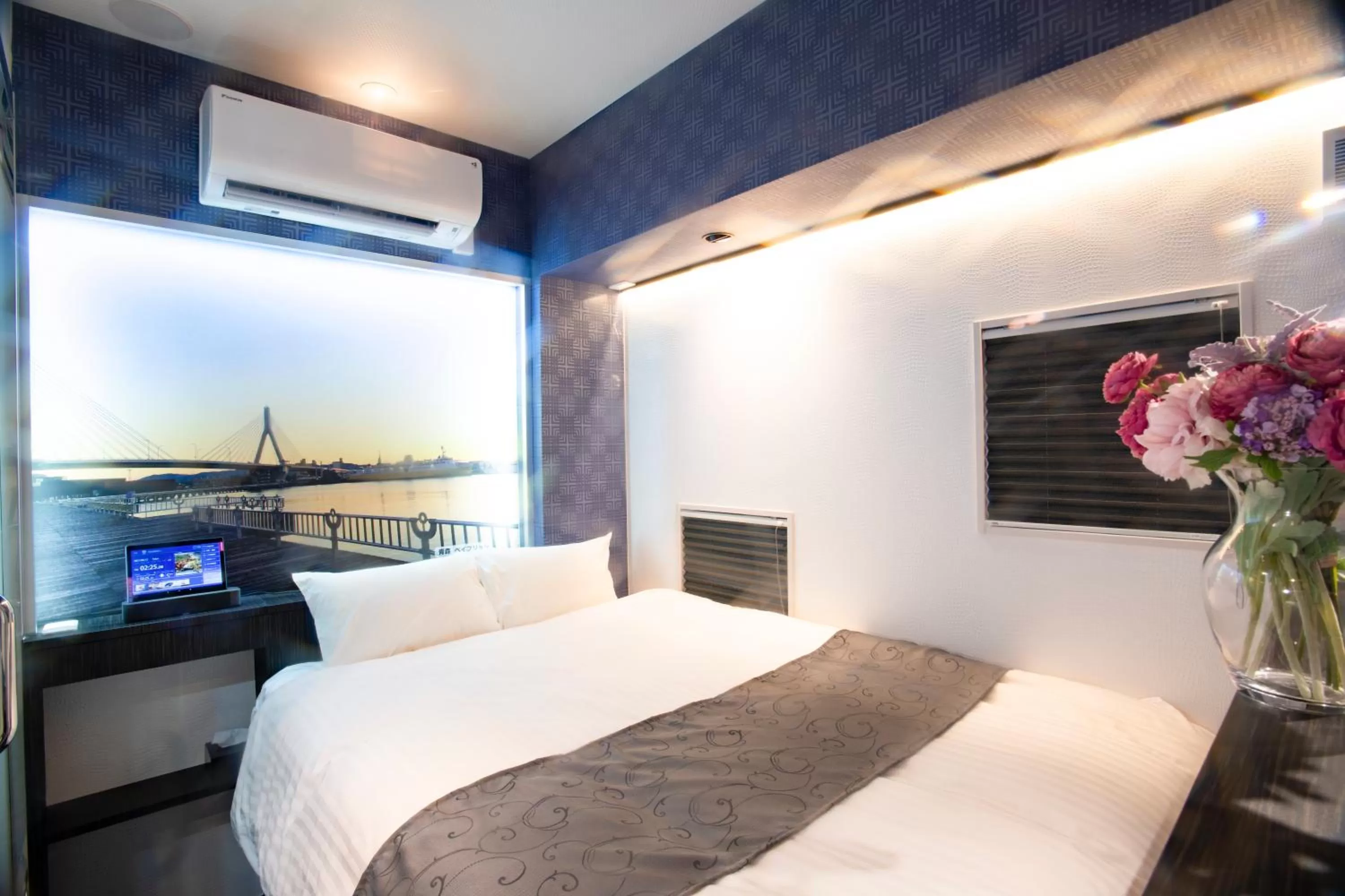 Bed in Pinpon Hotel Hiroshima