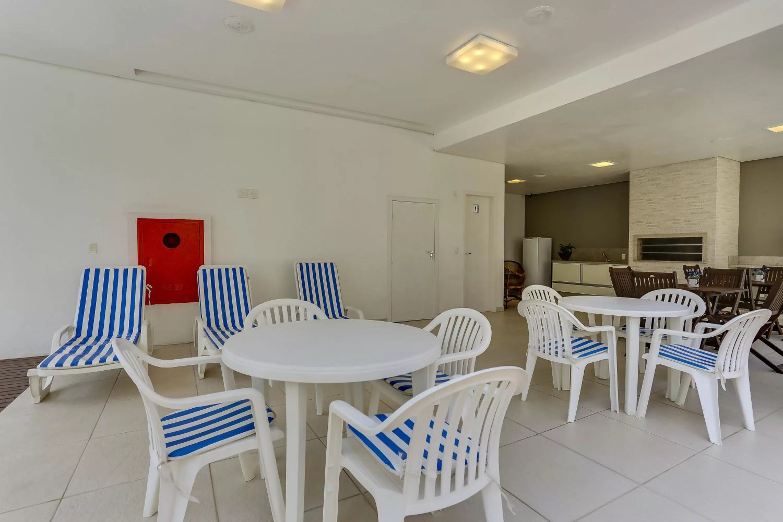 Seating area, Restaurant/Places to Eat in Pousada Atlantique