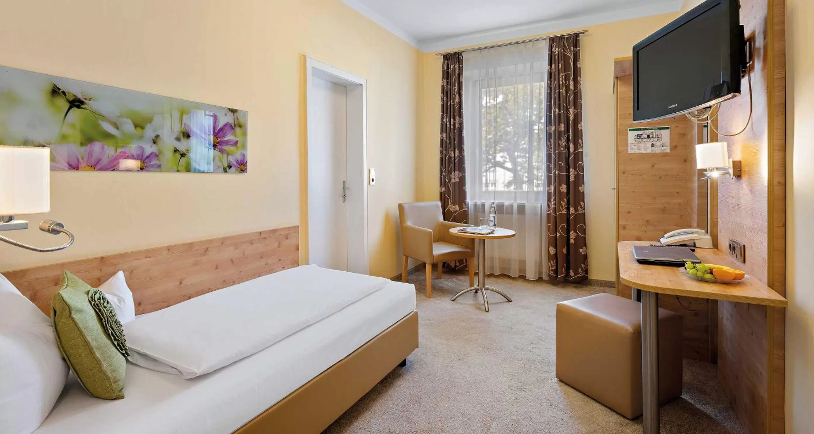 TV/Entertainment Center in Hotel Liebl