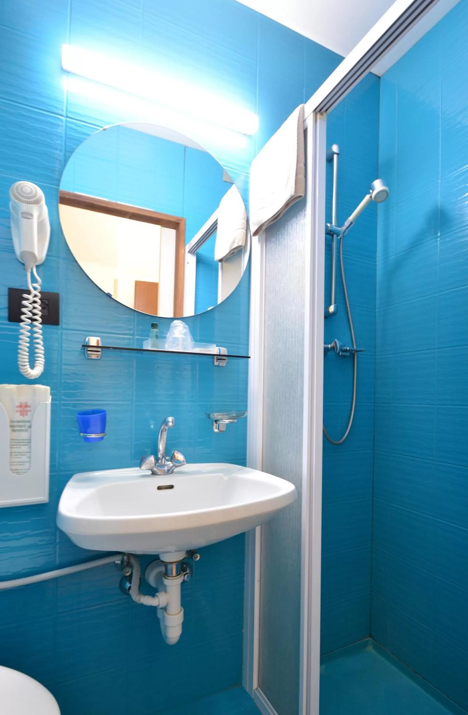 Photo of the whole room in Hotel Eden