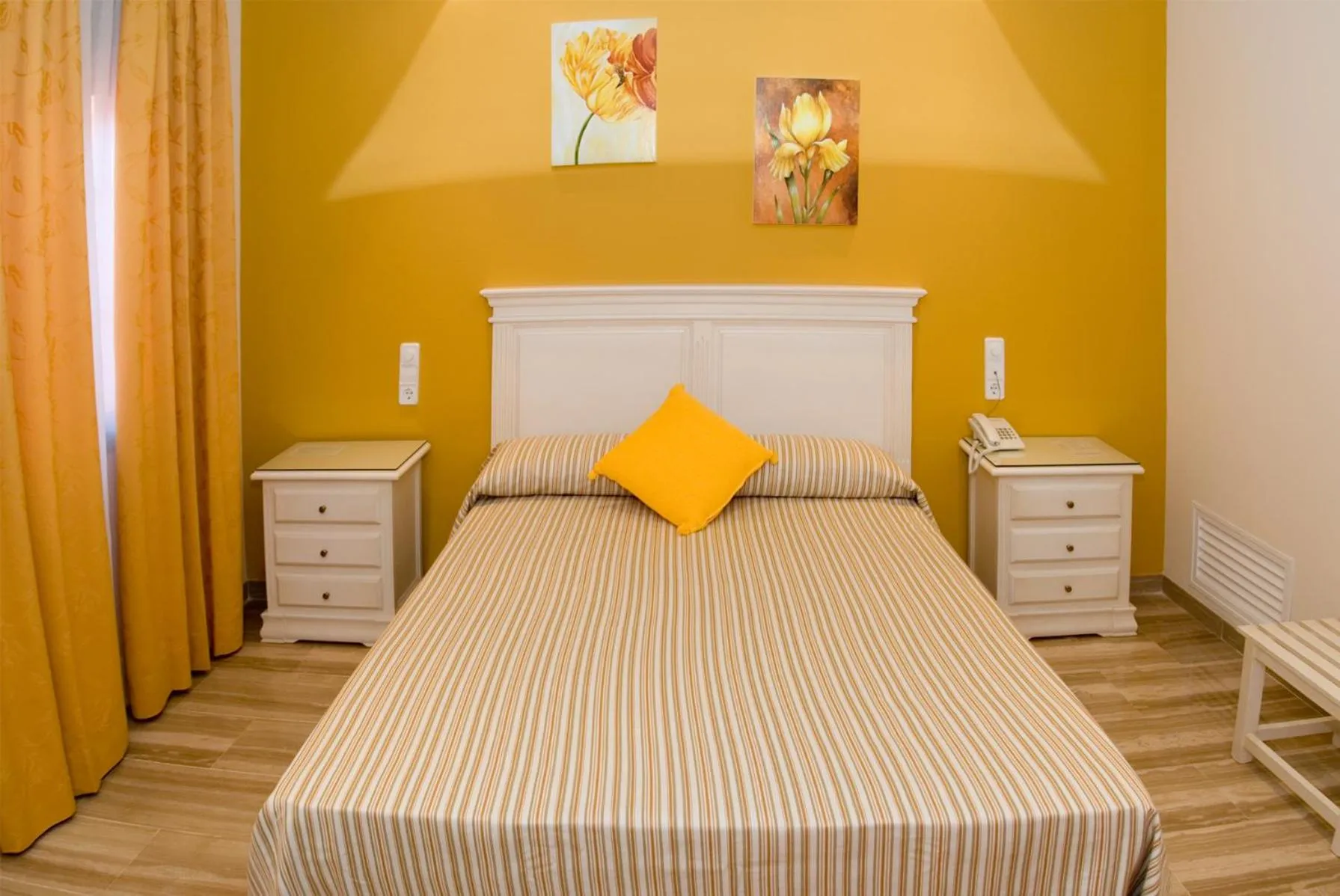 Bed in Hotel los Girasoles