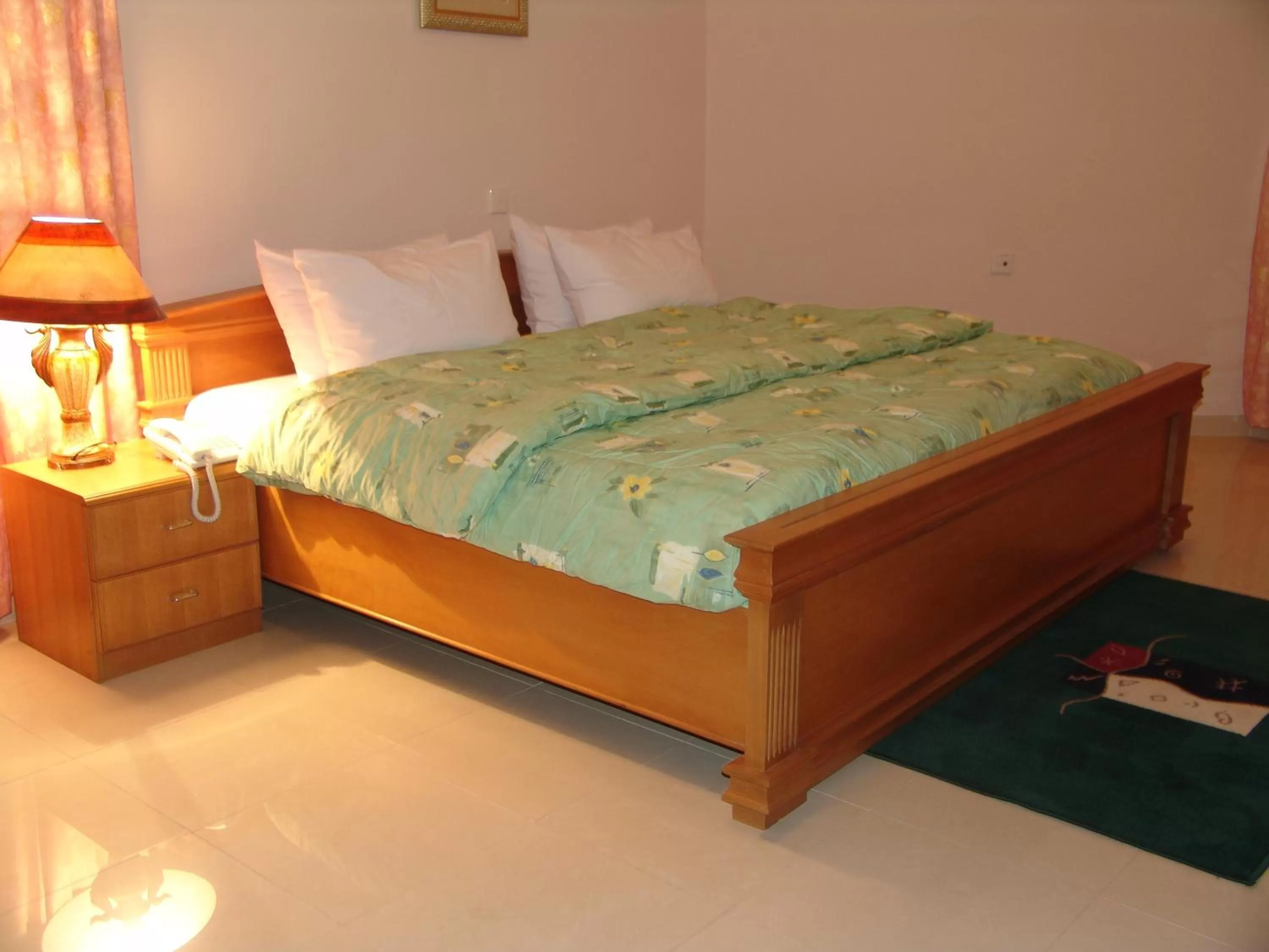 Bedroom, Bed in Eastgate Hotel