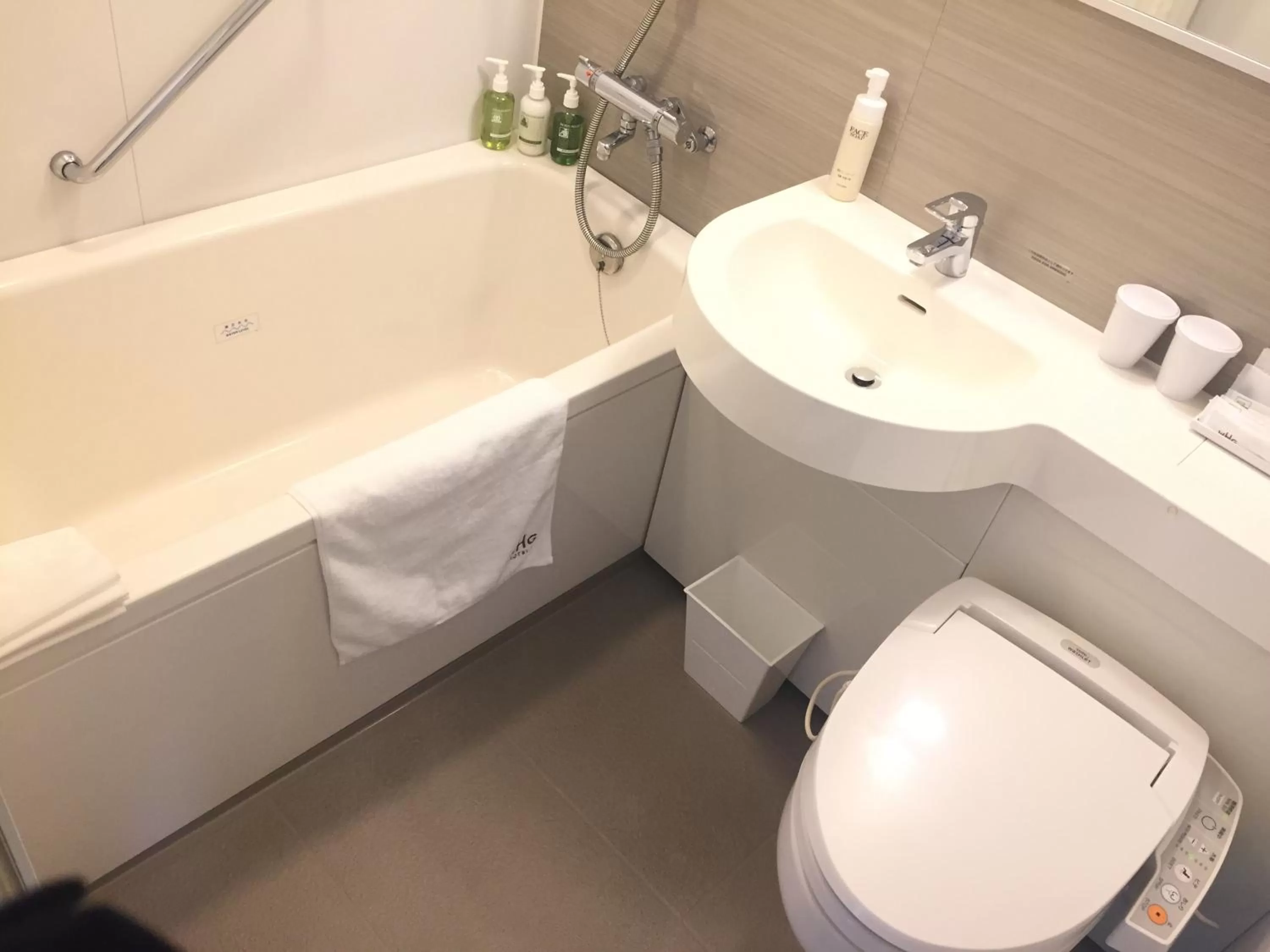 Bathroom in Akihabara Washington Hotel