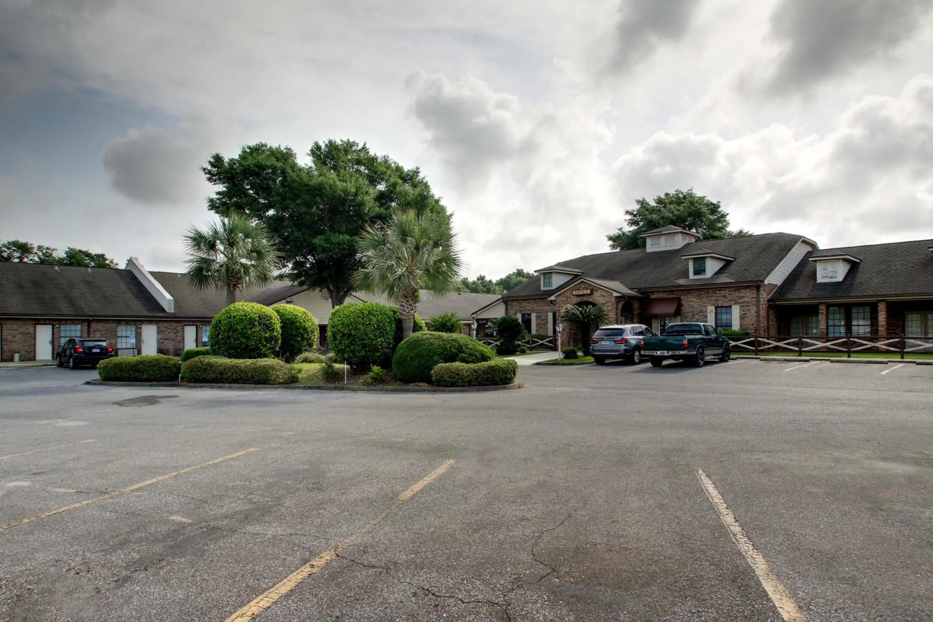 Property building in HOTEL DEL SOL - Pensacola