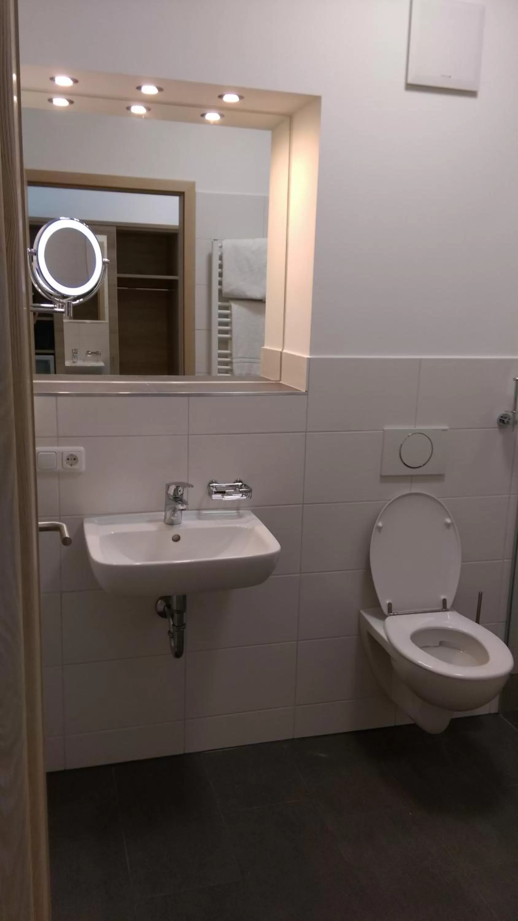 Bathroom in Gasthaus Pension Rezatgrund