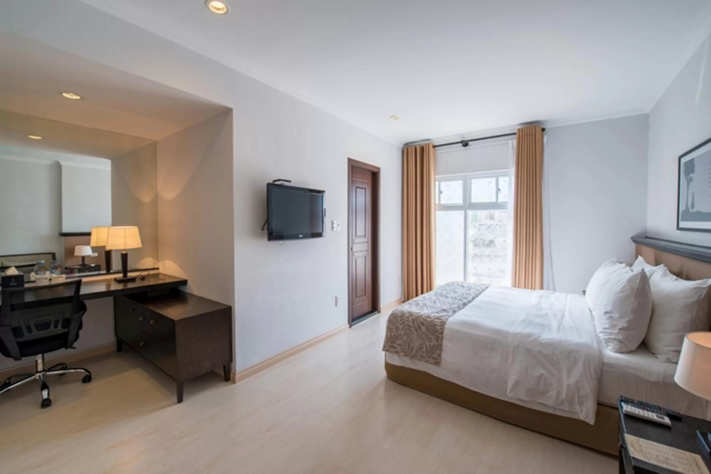 Bedroom in The Alcove Library Hotel