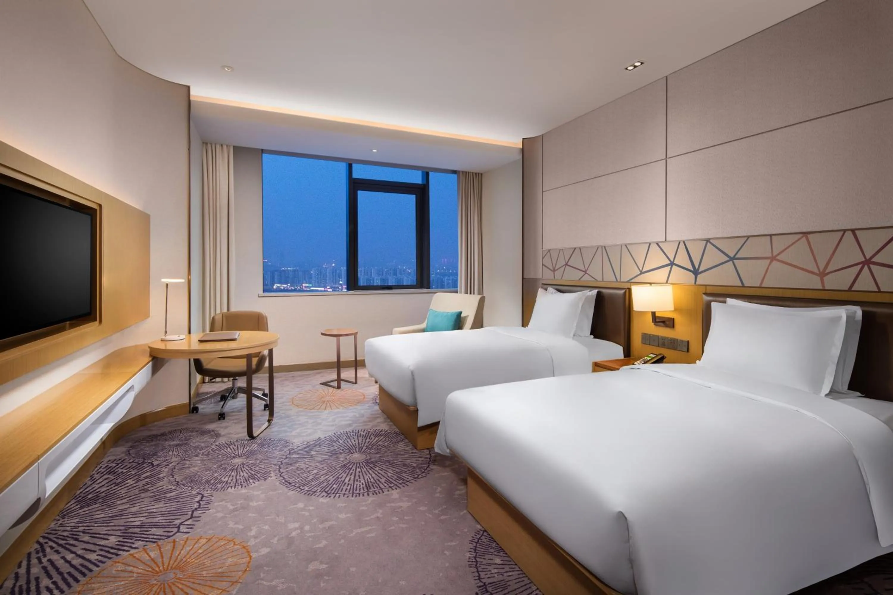 Photo of the whole room, Bed in Holiday Inn Tianjin Xiqing by IHG
