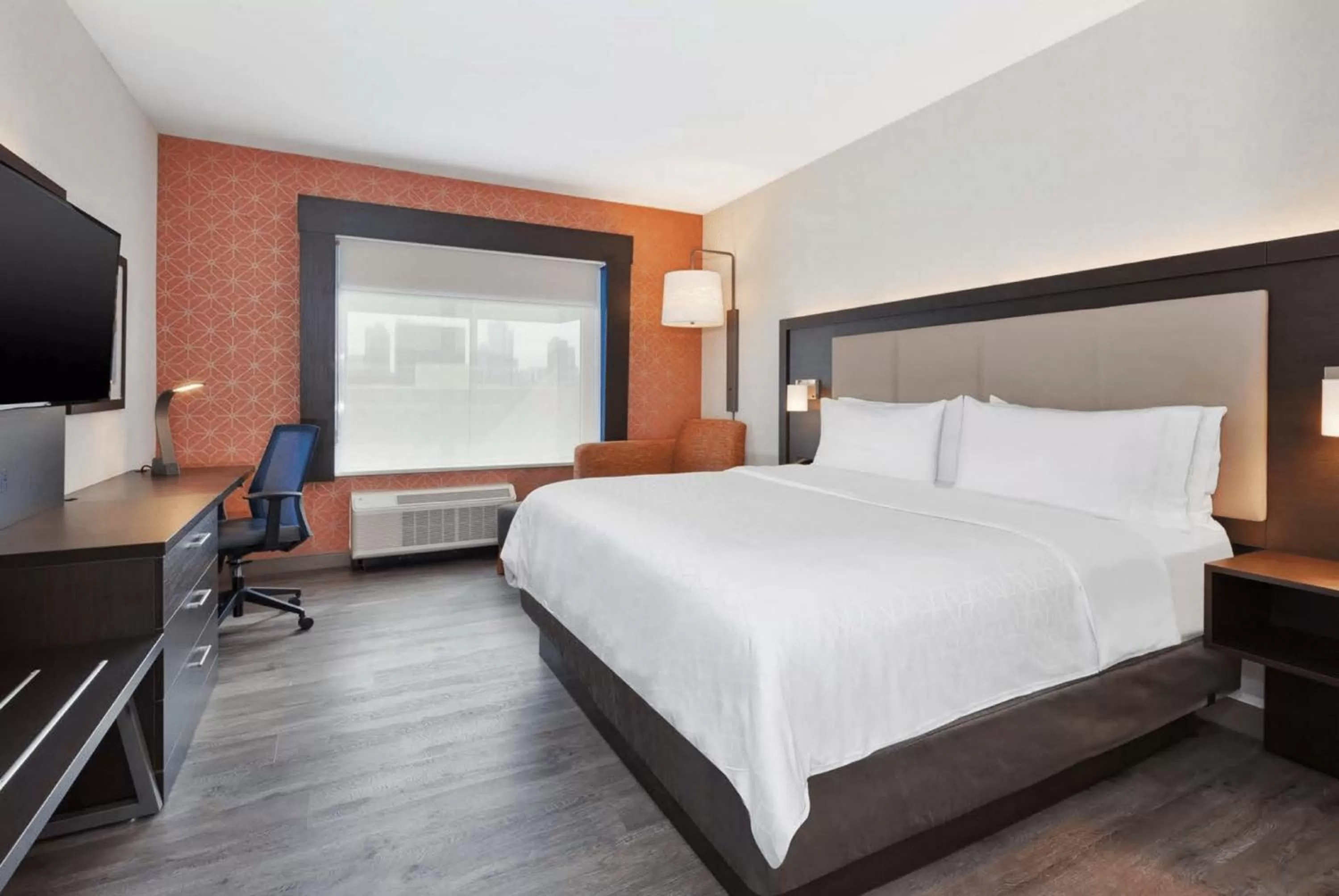 Photo of the whole room, Bed in Holiday Inn Express & Suites Jersey City - Holland Tunnel by IHG