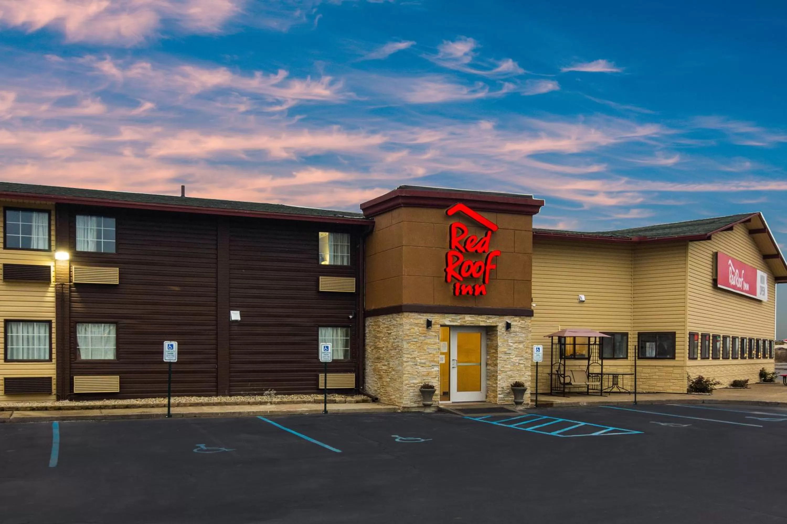 Property building in Red Roof Inn Perrysburg