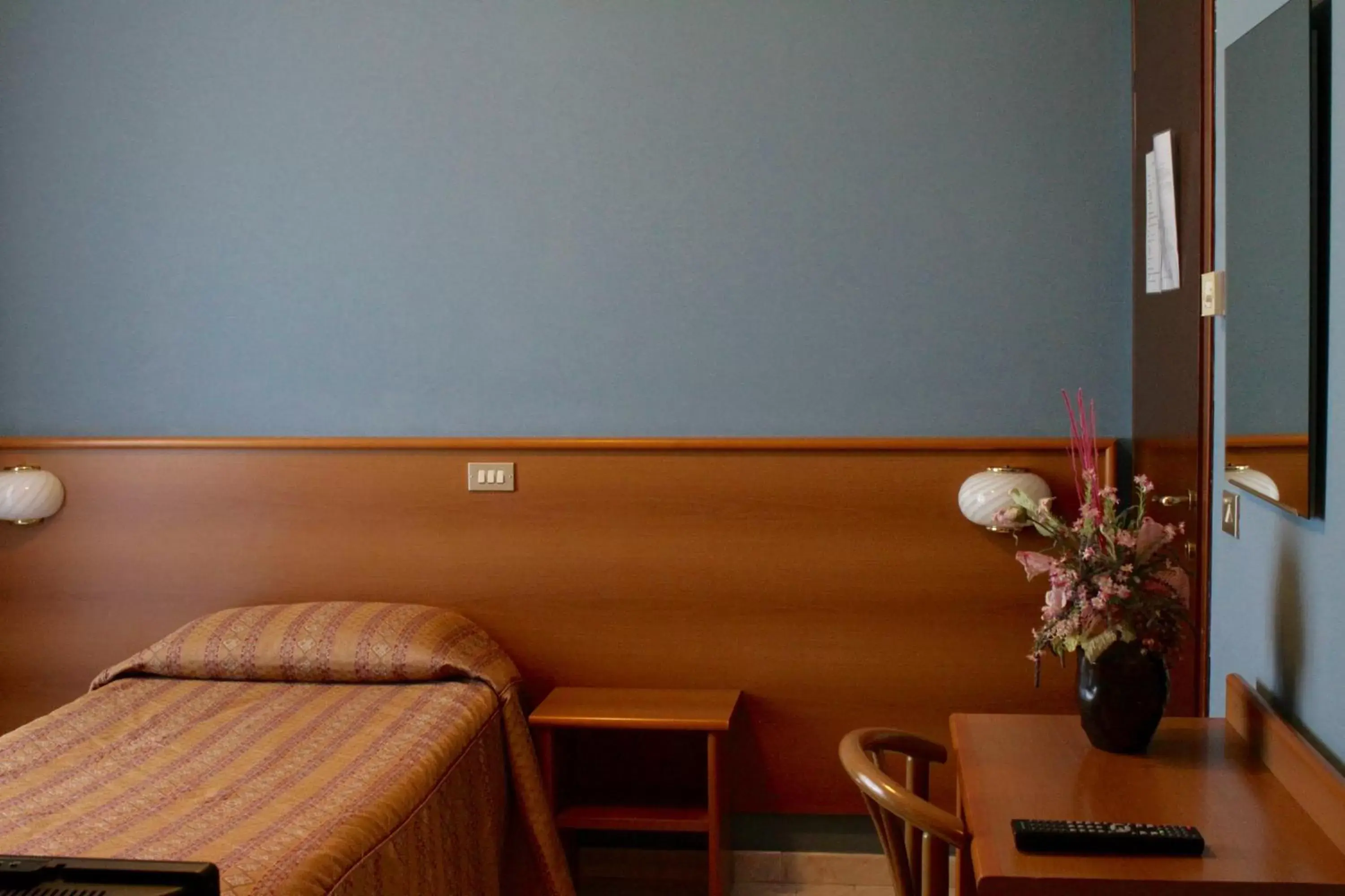 Single Room in Hotel Monumento Single Room in Hotel Monumento