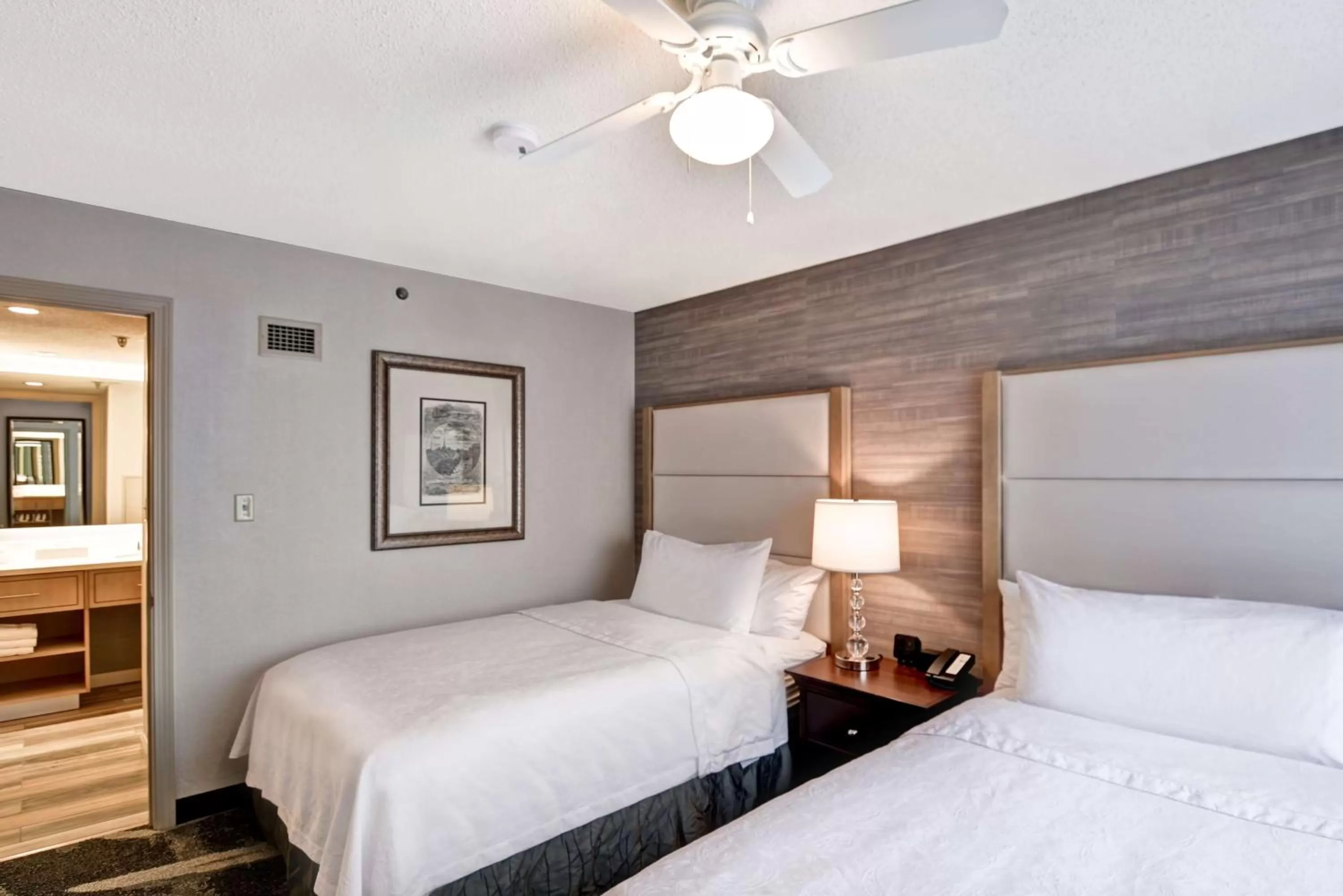 Bed in Homewood Suites by Hilton Windsor Locks Hartford