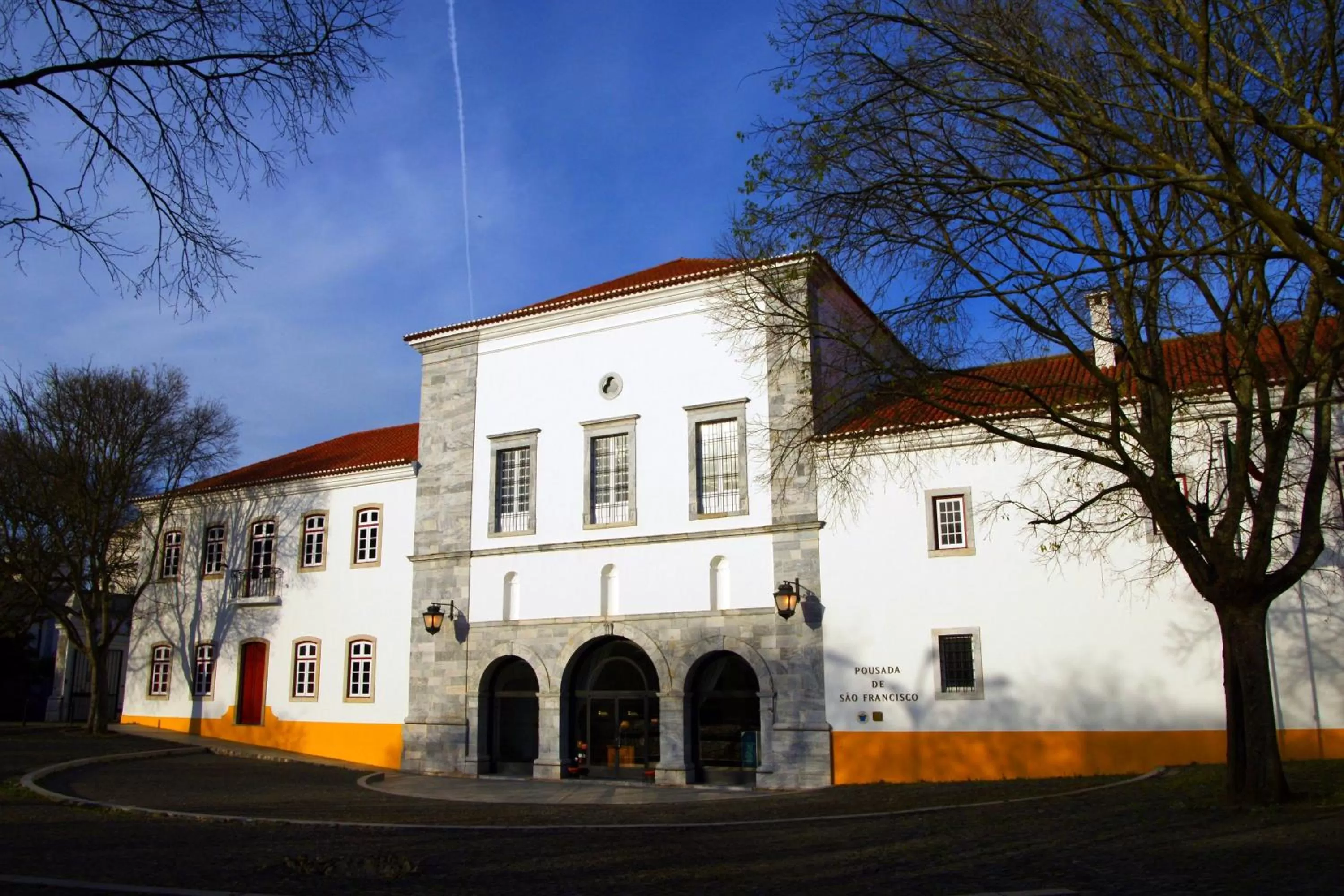 Facade/entrance in Pousada Convento de Beja