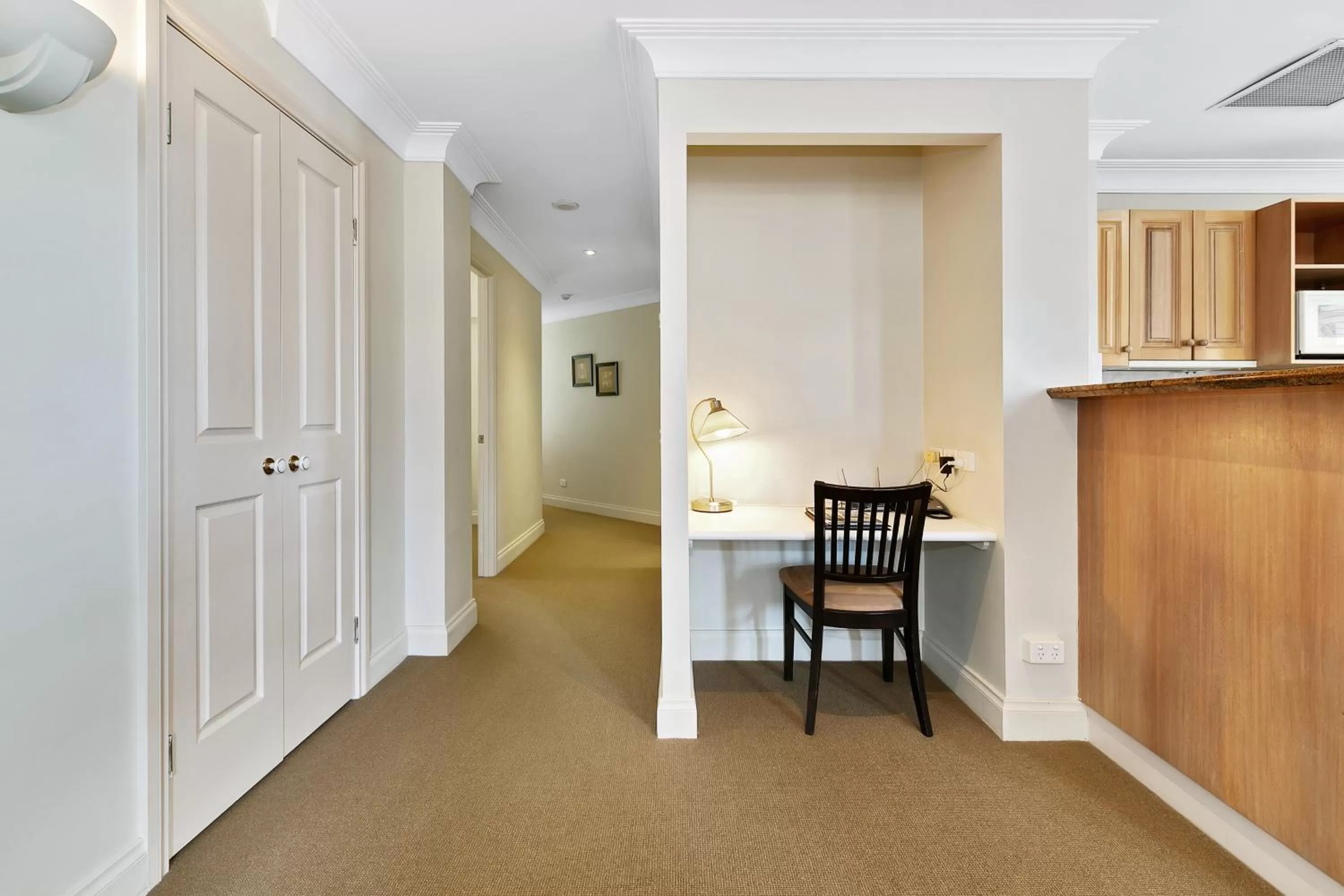 Kitchen or kitchenette in Manor Apartment Hotel