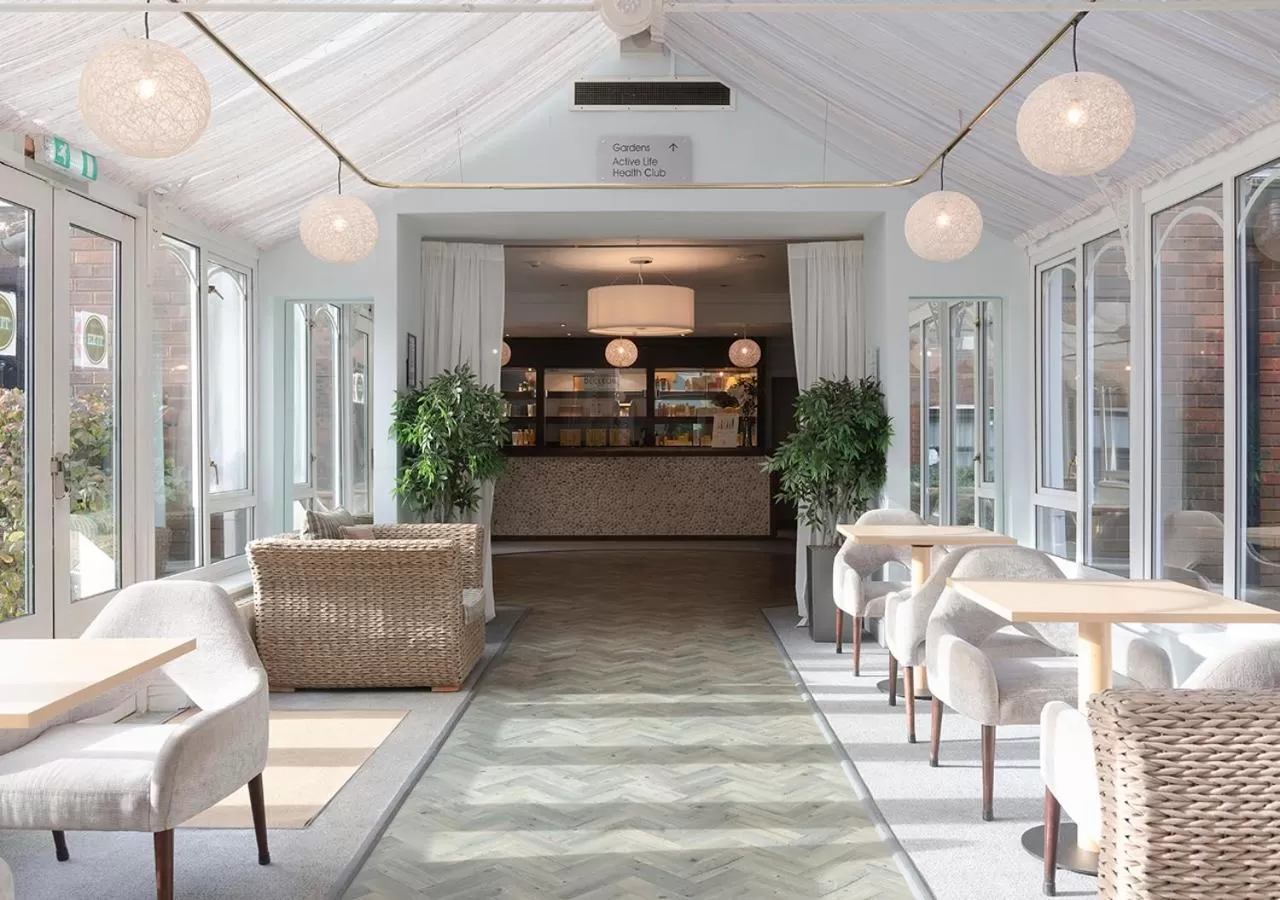 Lounge or bar in Hogs Back Hotel & Spa Nr Farnham