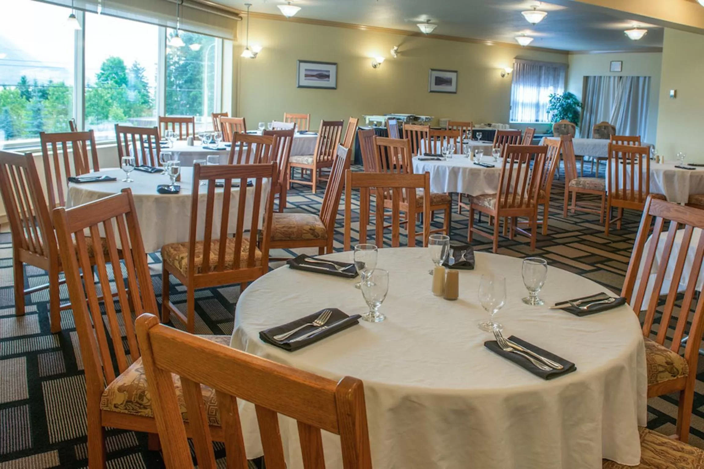 Restaurant/places to eat in Hilltop Inn - Salmon Arm