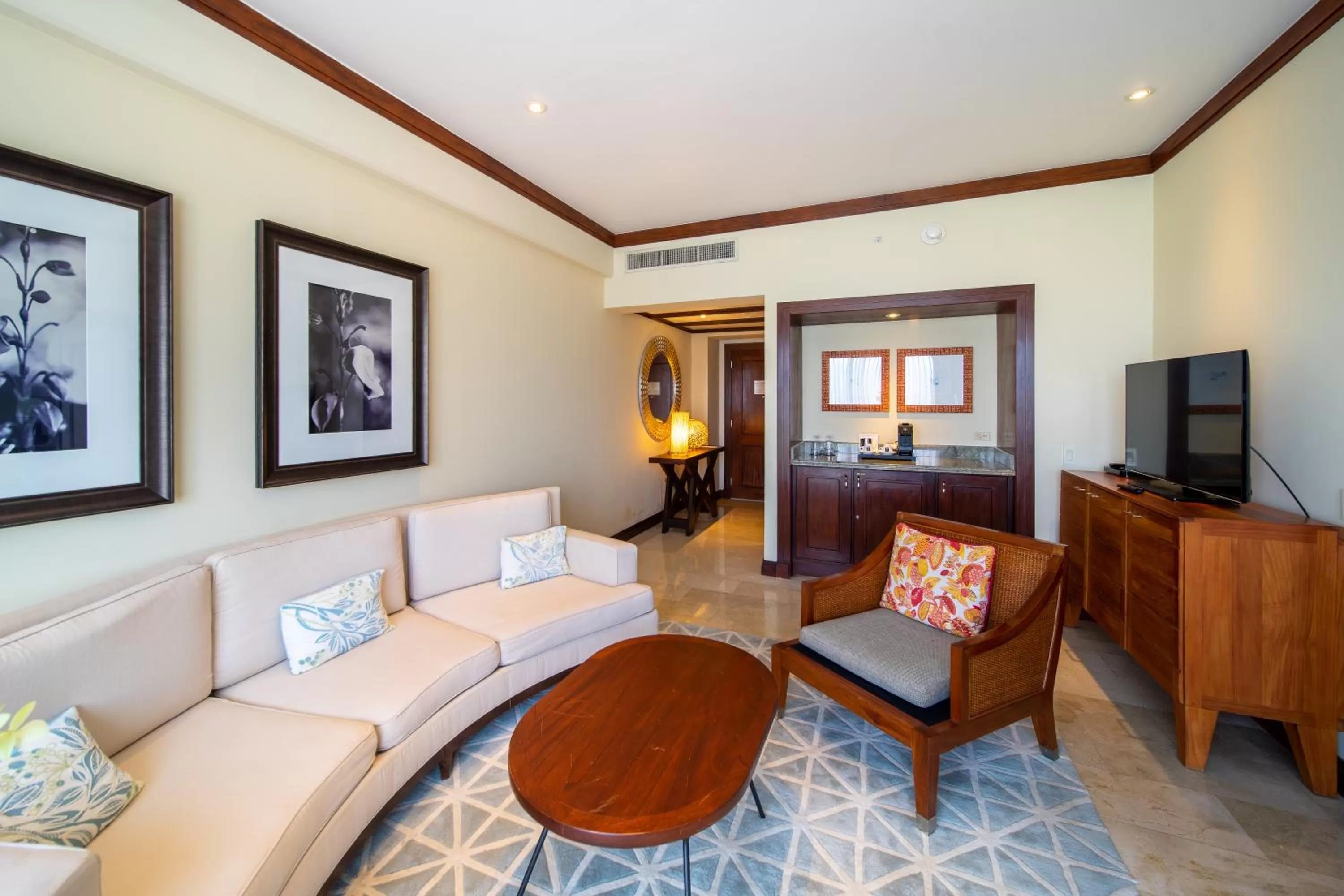 TV and multimedia in InterContinental Costa Rica at Multiplaza Mall by IHG