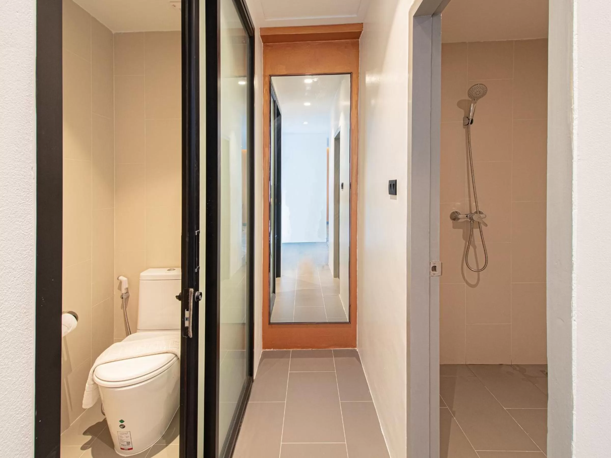 Shower in Fortune D Hotel Phitsanulok