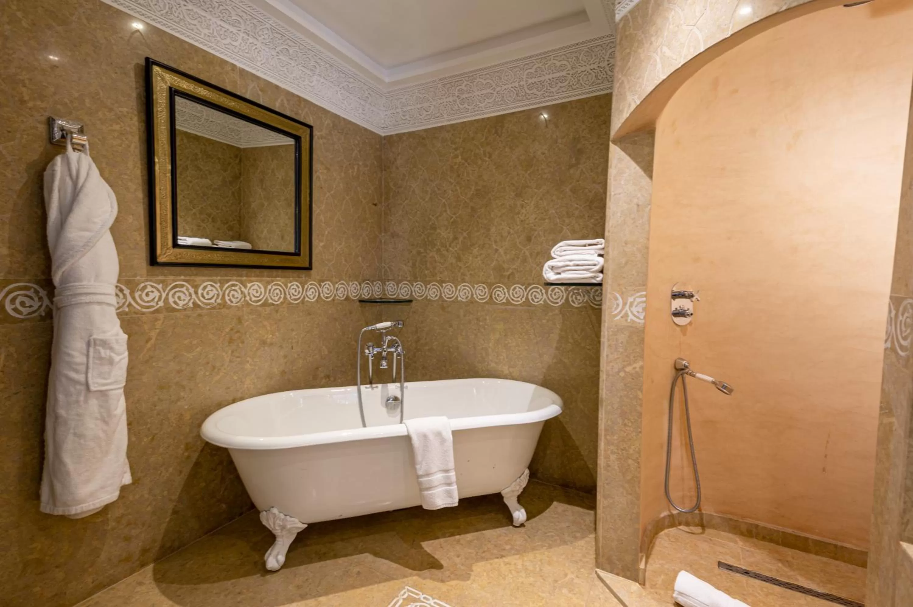 Bathroom in Maria Towers , Palais Table d'hôtes & SPA