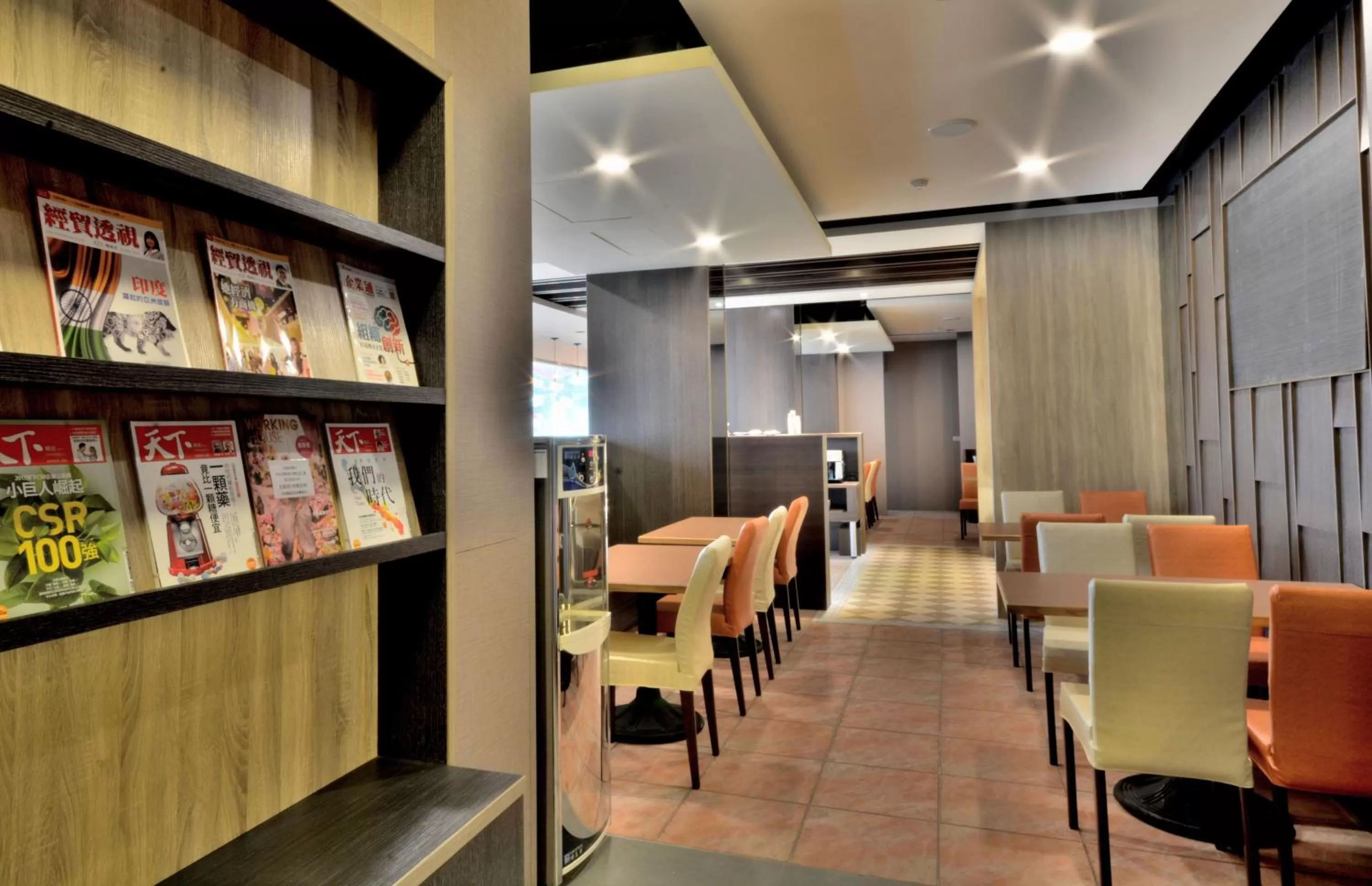 Restaurant/places to eat in Hola Motel