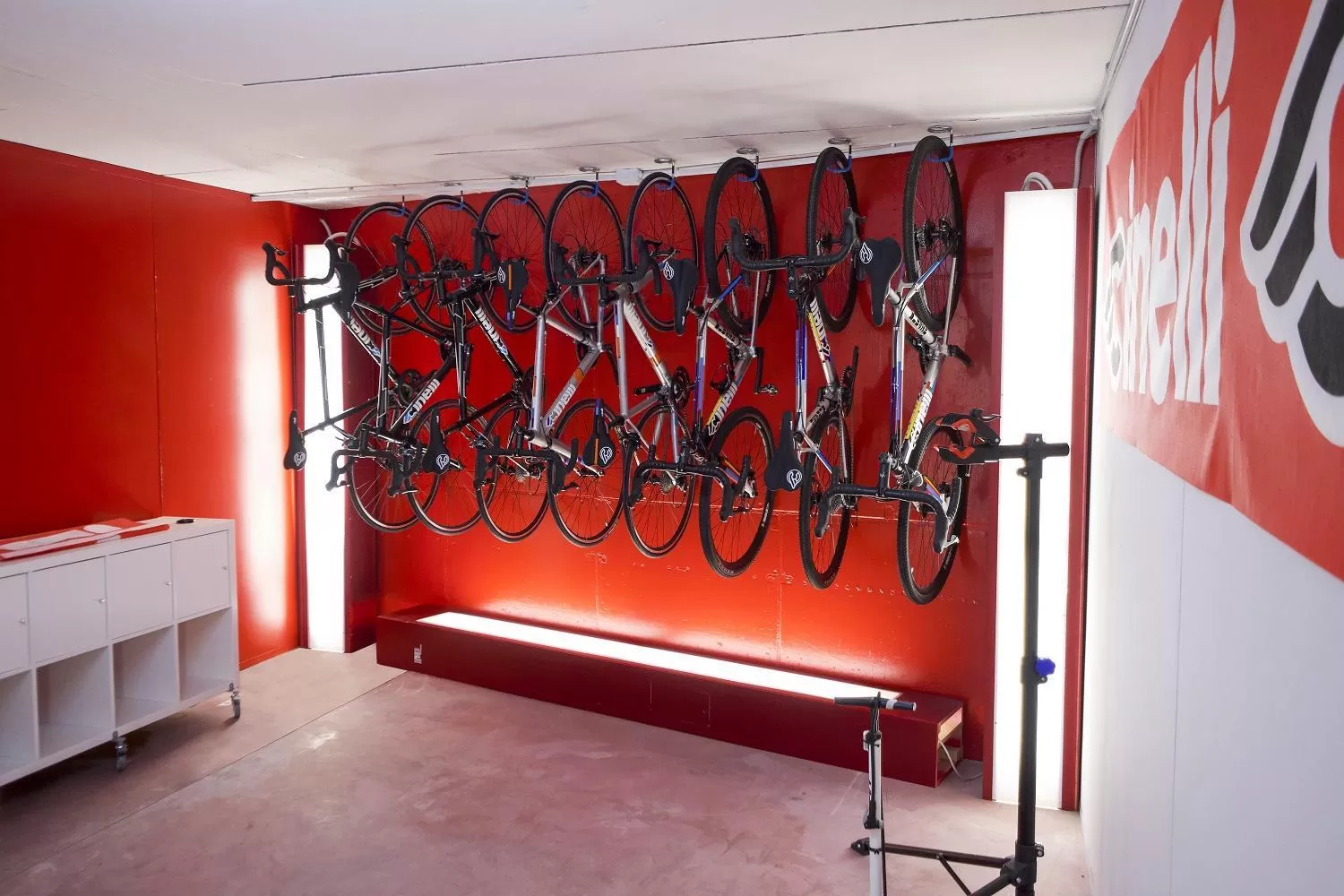 Hiking in Hotel Horizon