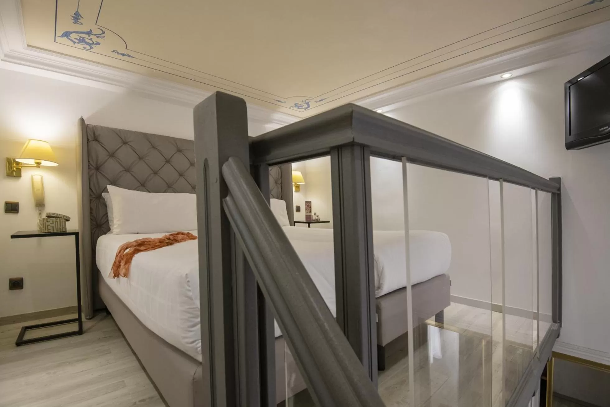 Bedroom, Bed in GOLDEN TULIP CANNES HOTEL de PARIS