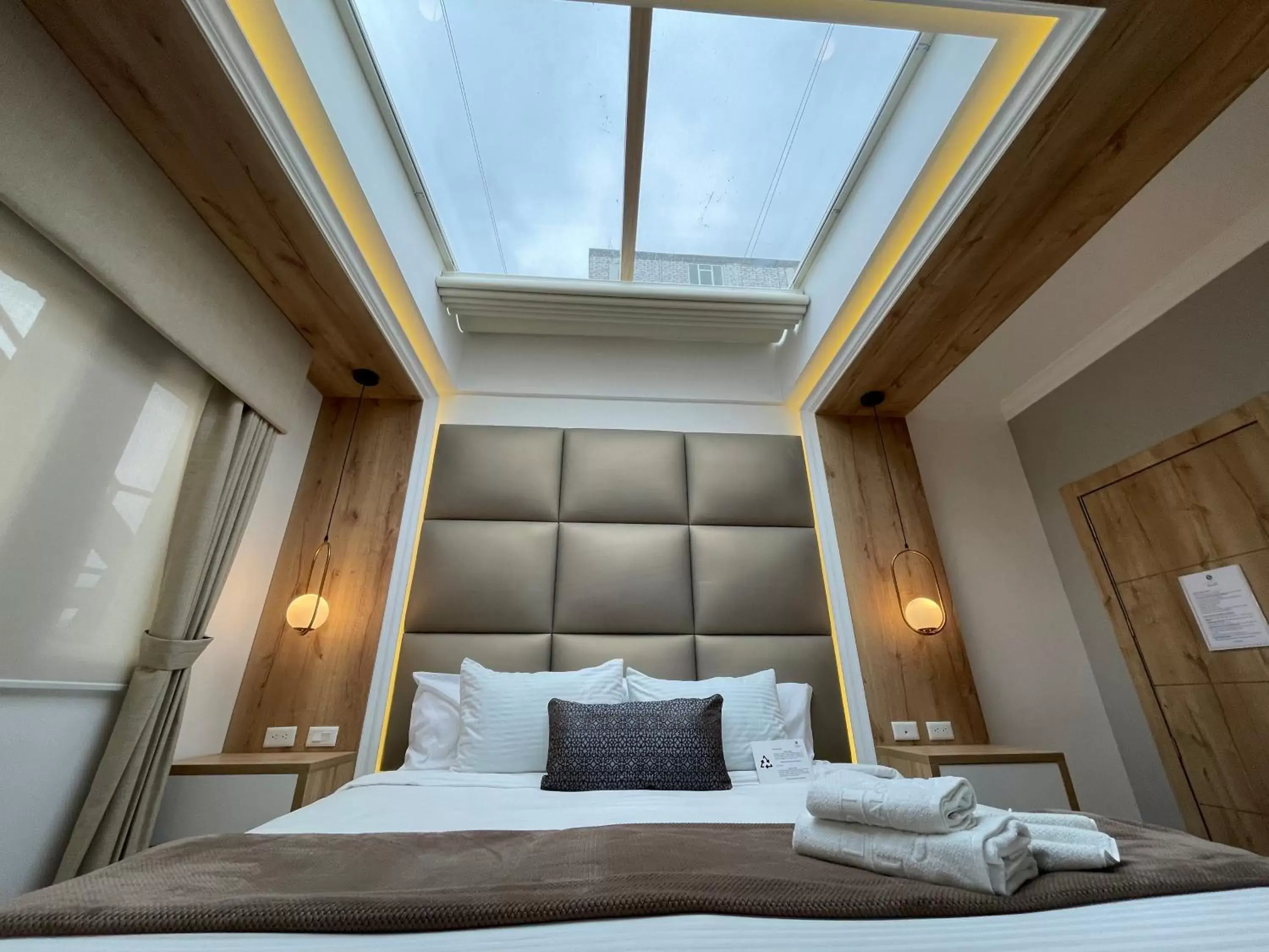 Deluxe Room (2 Adults + 1 Child) in Hotel Shalom Deluxe Room (2 Adults + 1 Child) in Hotel Shalom