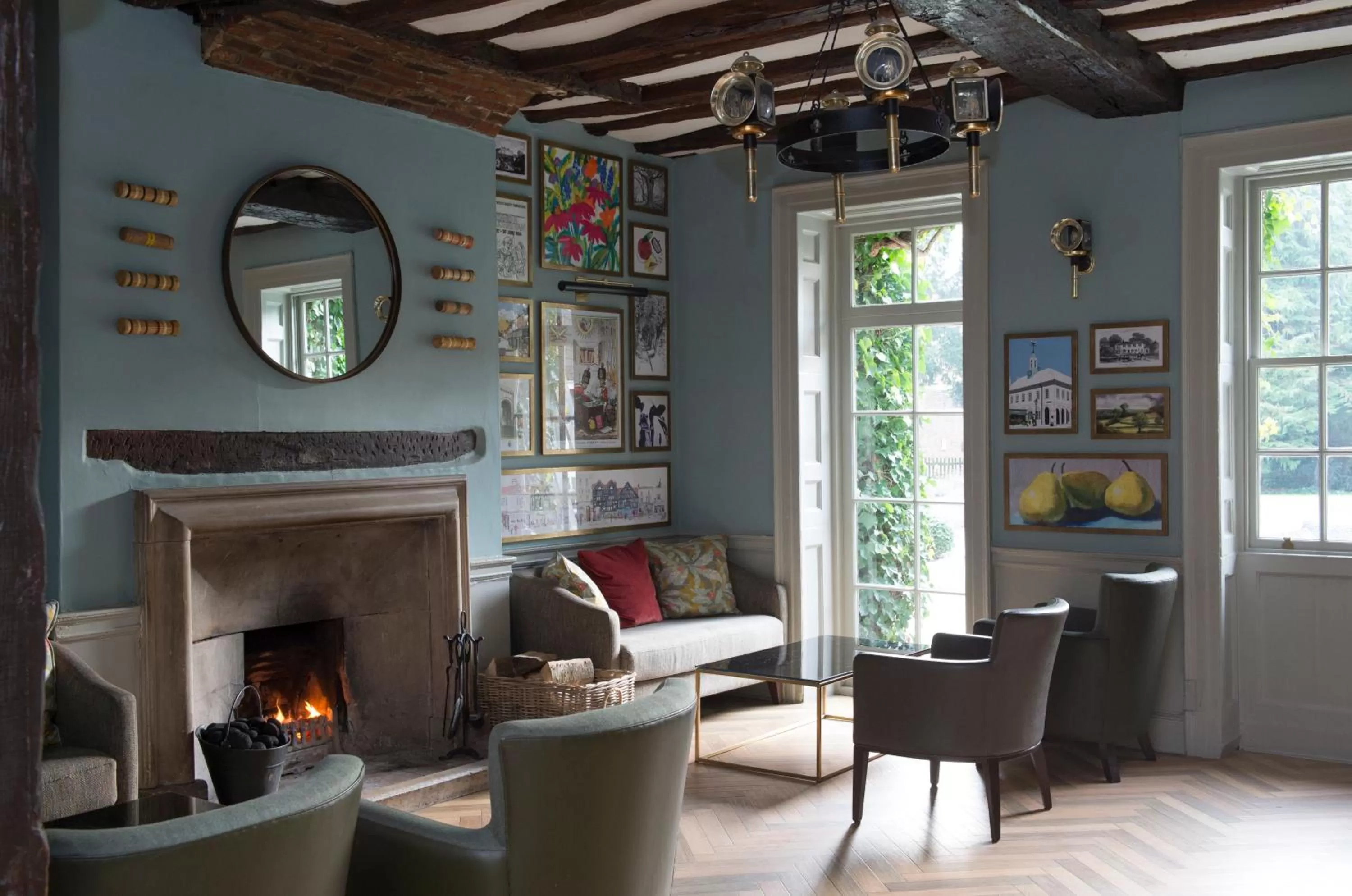 Lounge or bar in Bush Hotel Farnham