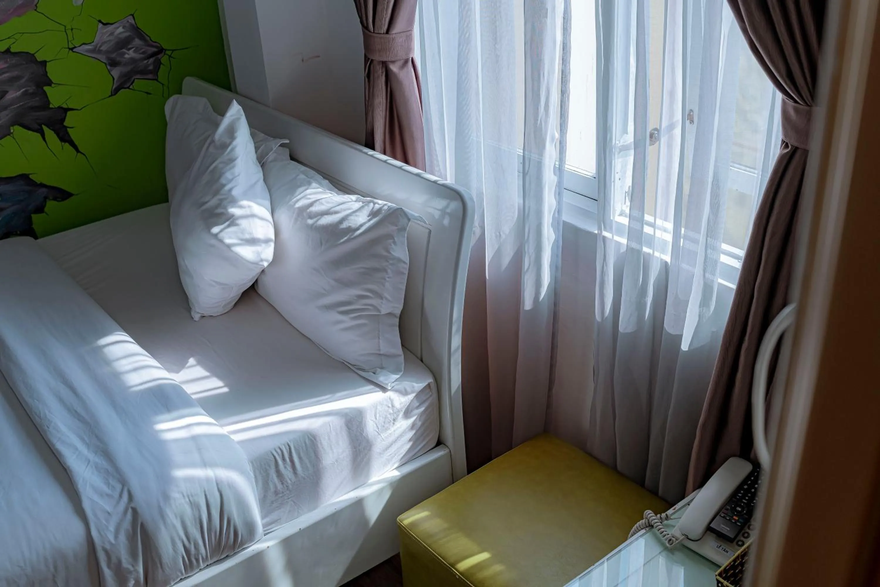 Ken's Backpackers Hotel