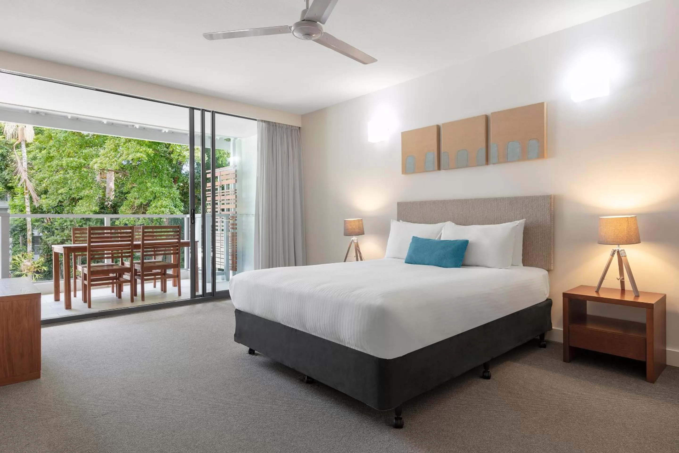 Bed in Drift Palm Cove