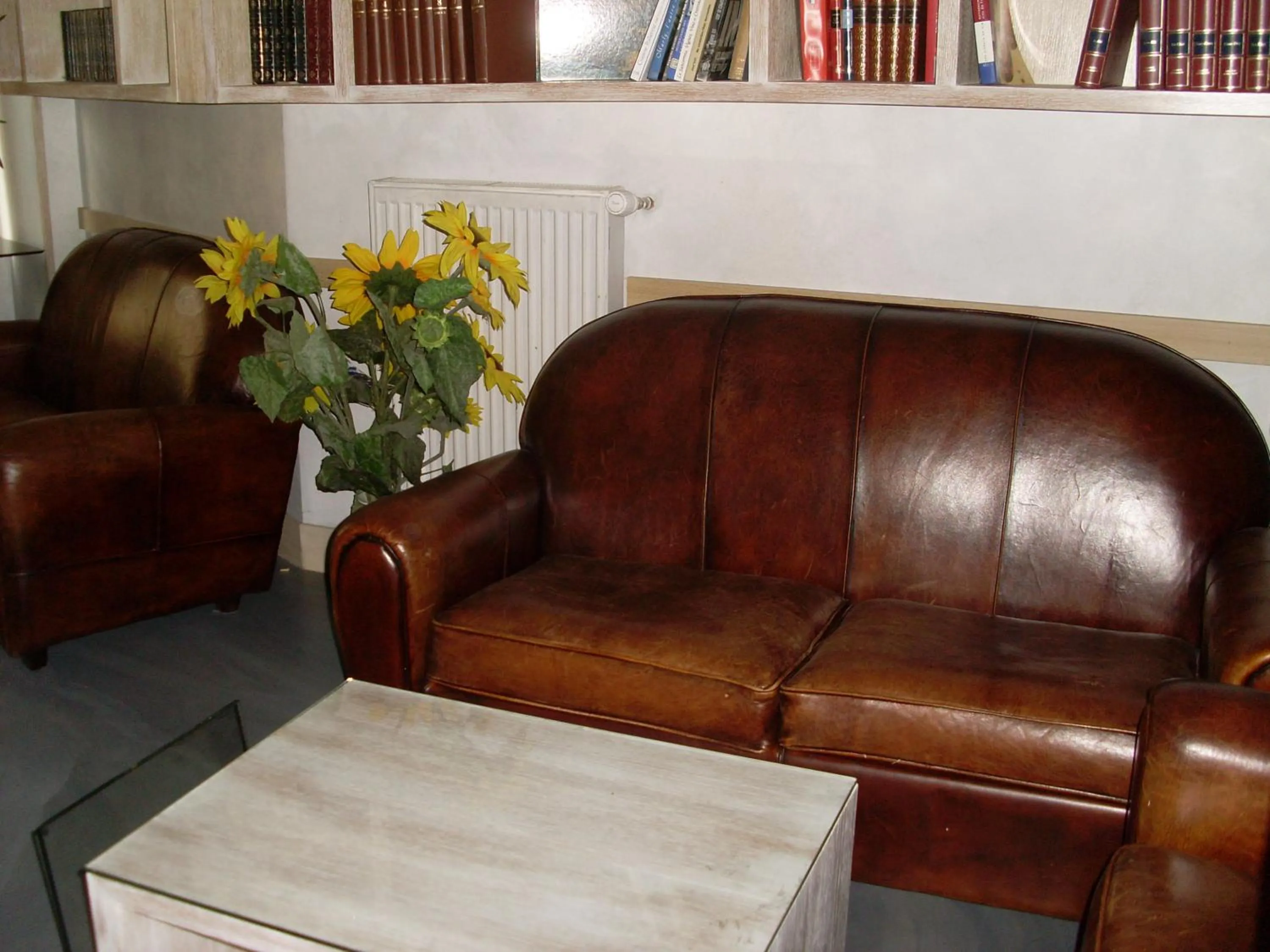 Seating area in Hôtel Le Parc