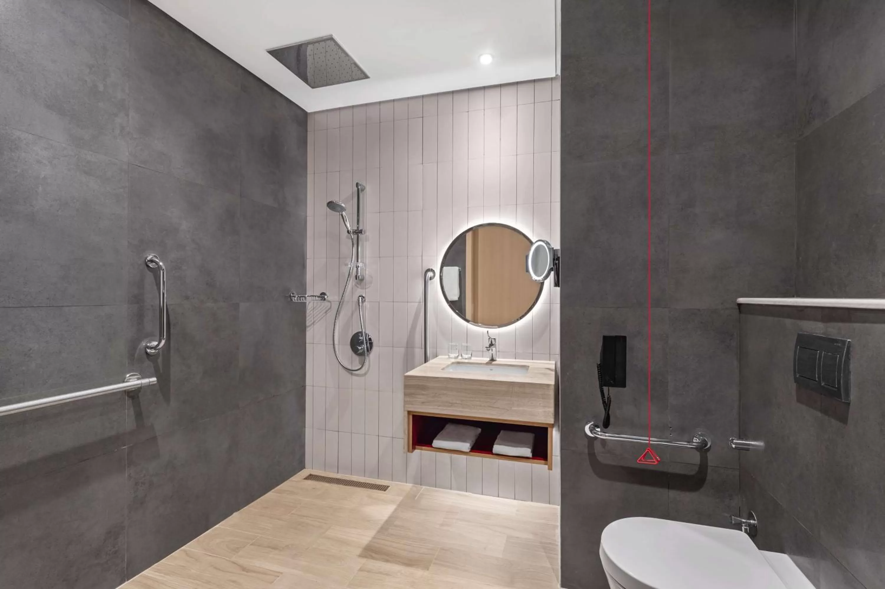 Bathroom in Hampton by Hilton Marjan Island