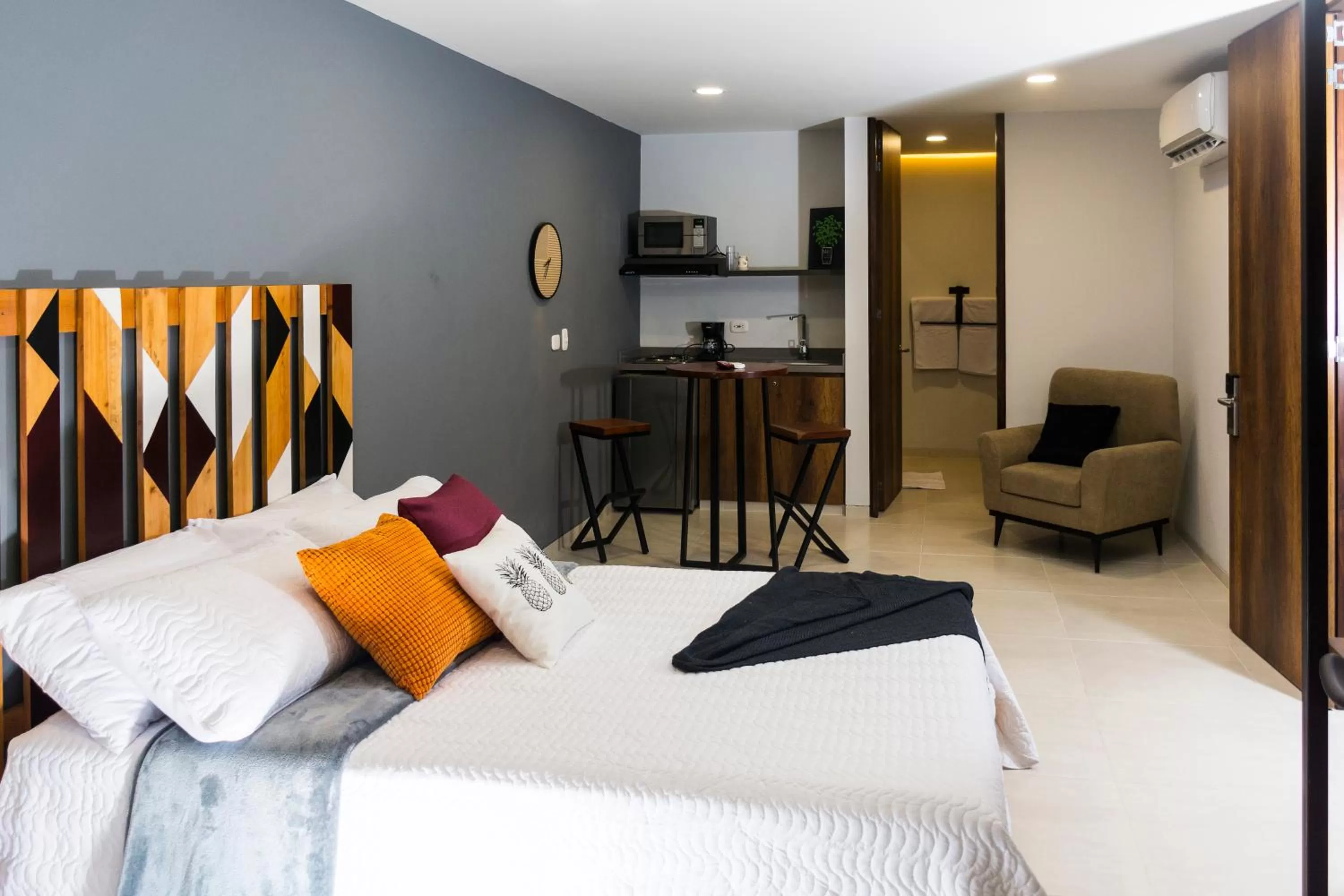 Bedroom, Bed in Kapital Suites