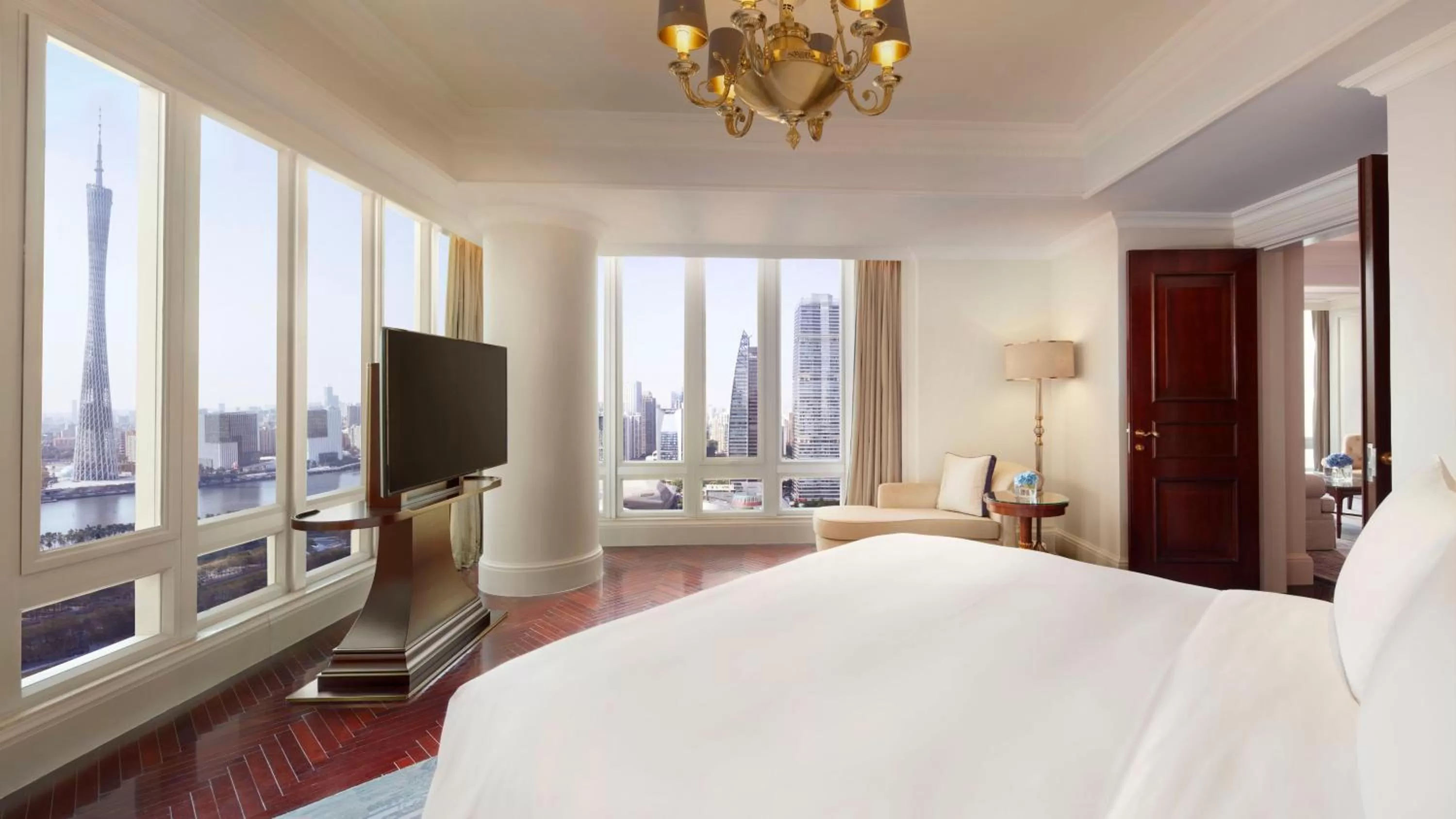 TV and multimedia, Bed in The Ritz-Carlton, Guangzhou