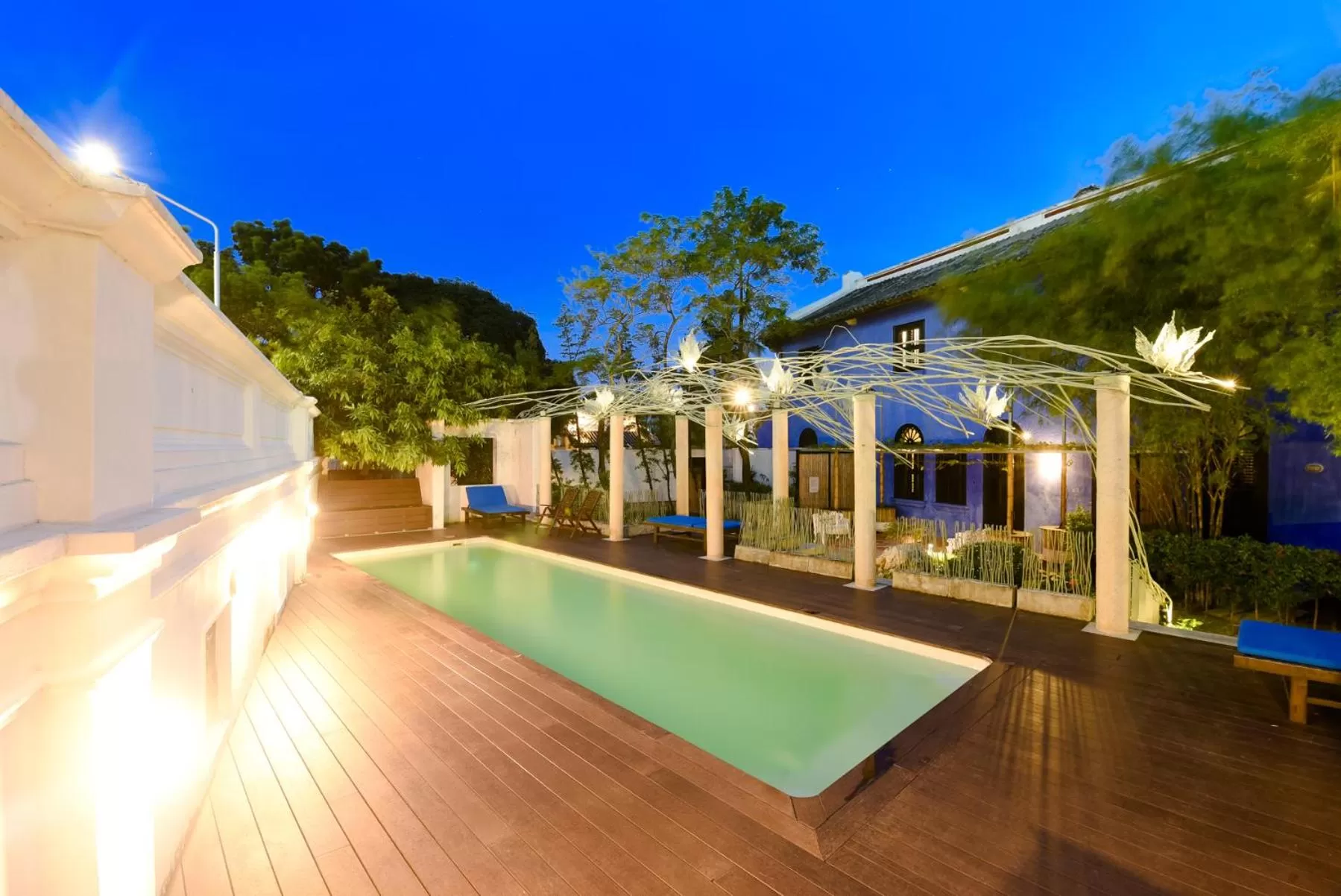 Garden in Cheong Fatt Tze - The Blue Mansion