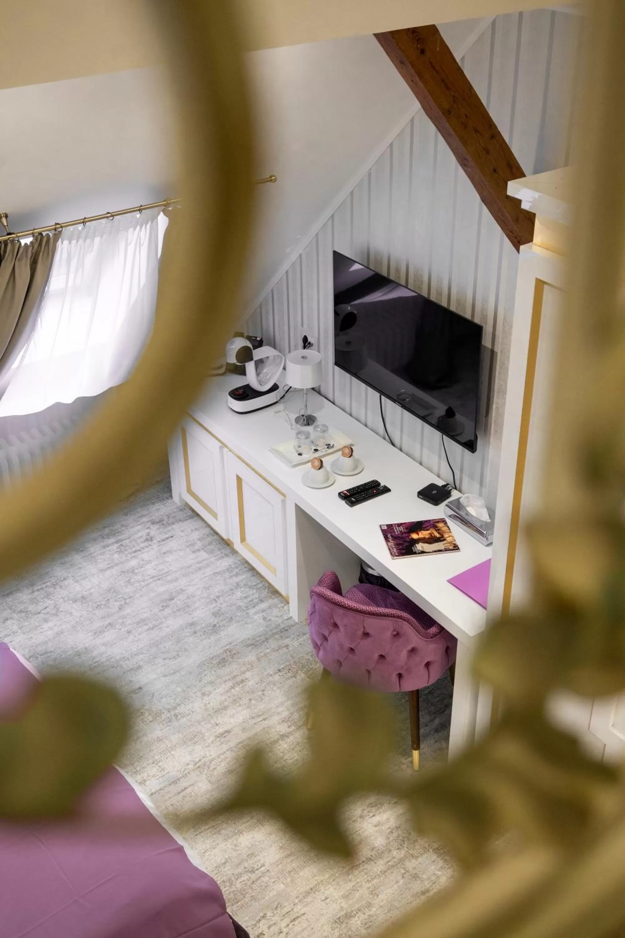 TV and multimedia in Queen Palace