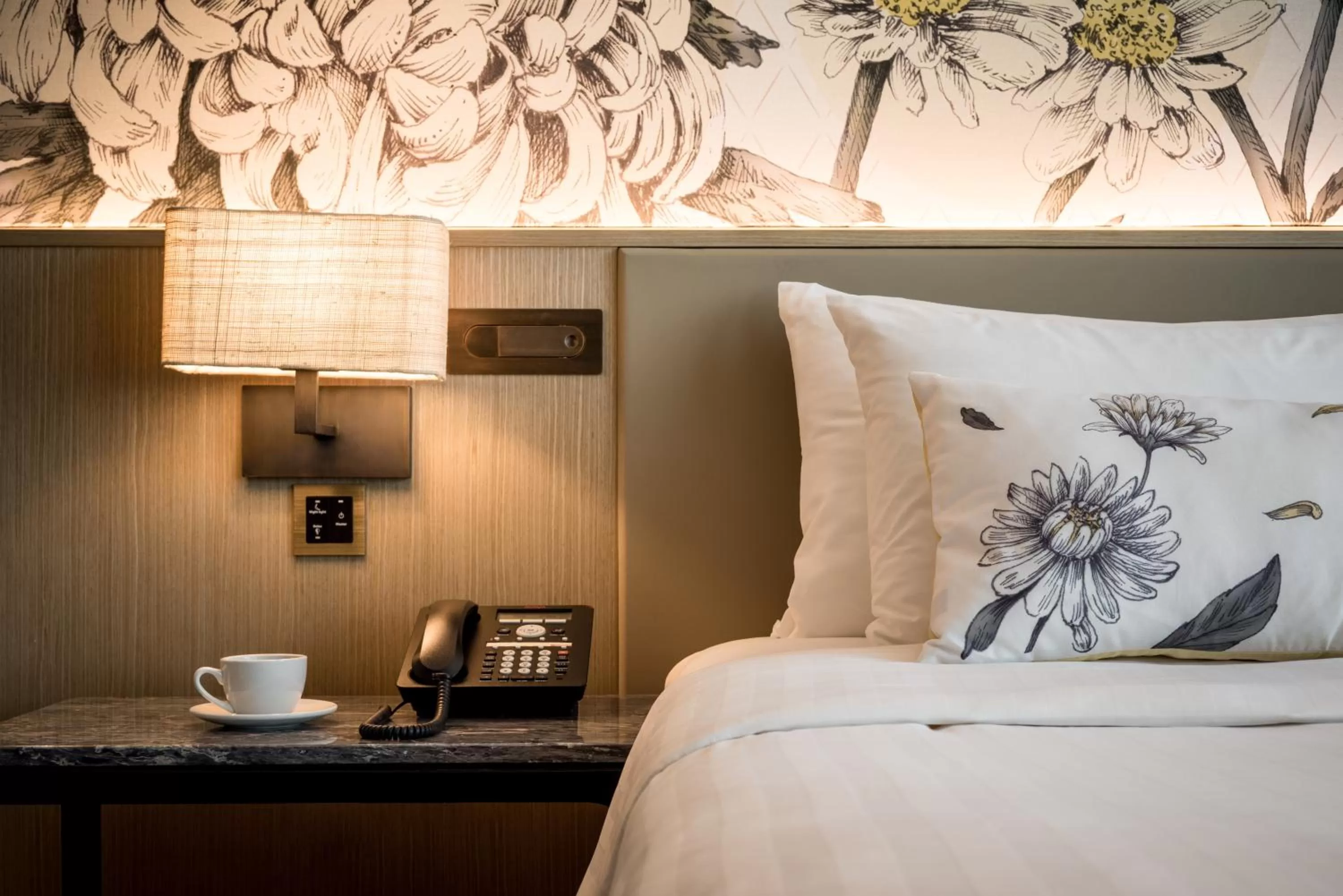 Bedroom, Bed in Sivatel Bangkok Hotel