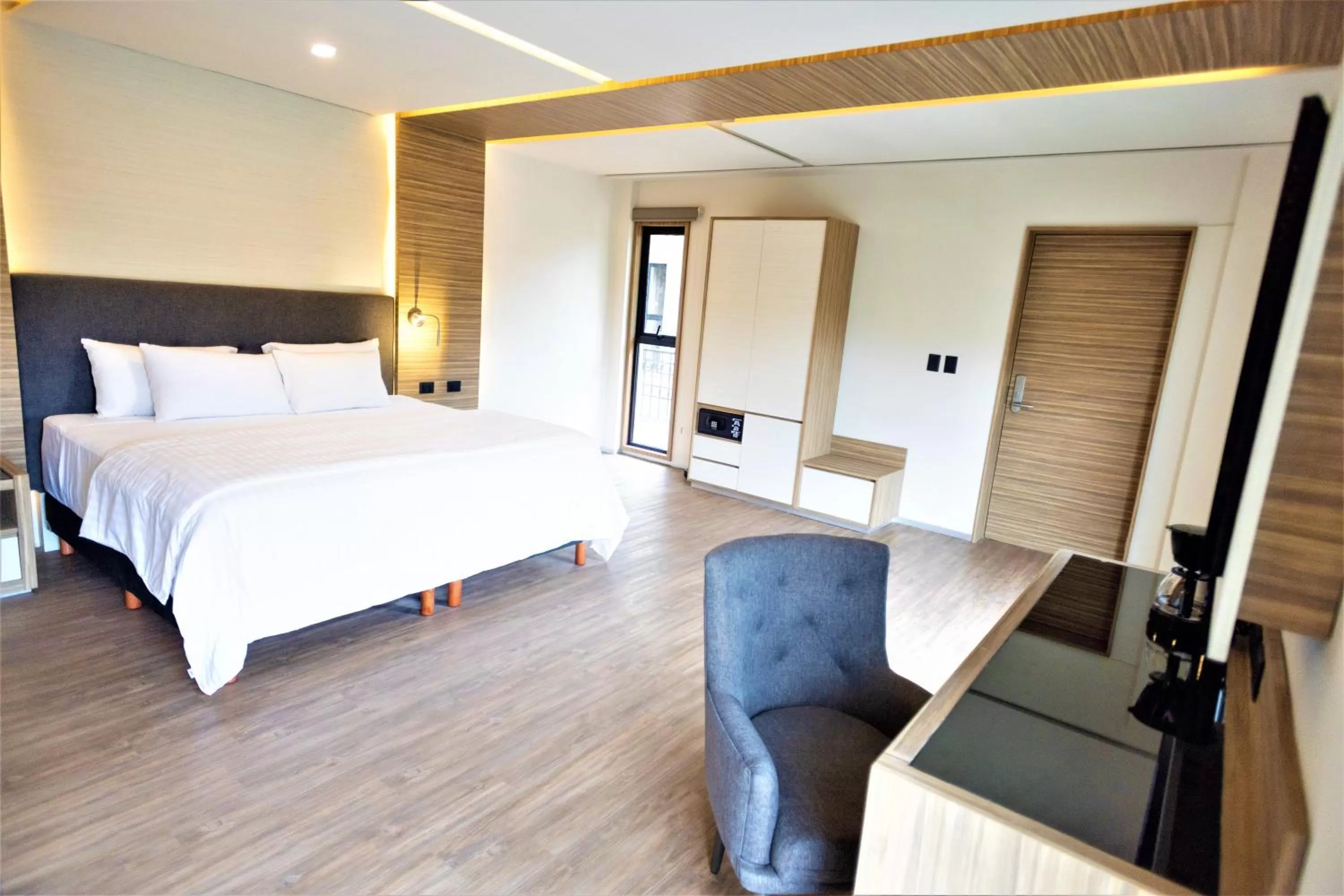 Superior King Room in Hotel Plaza by Kavia