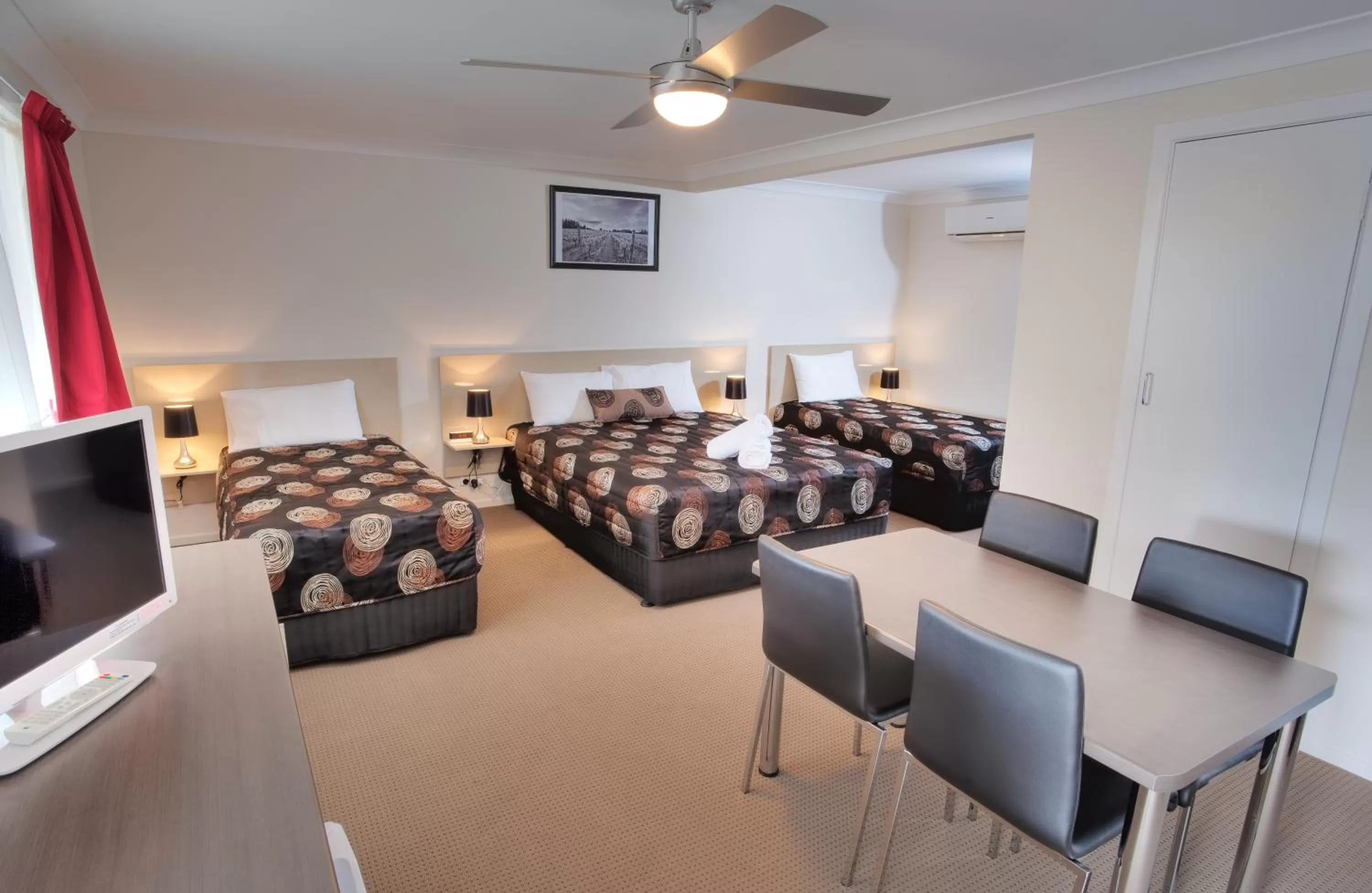 Family Room in High Street Motor Inn