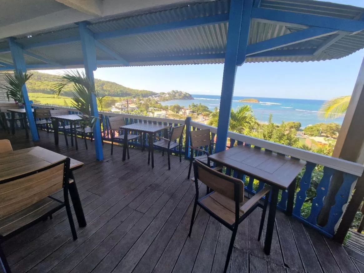 Dining area in Hotel Le Manguier
