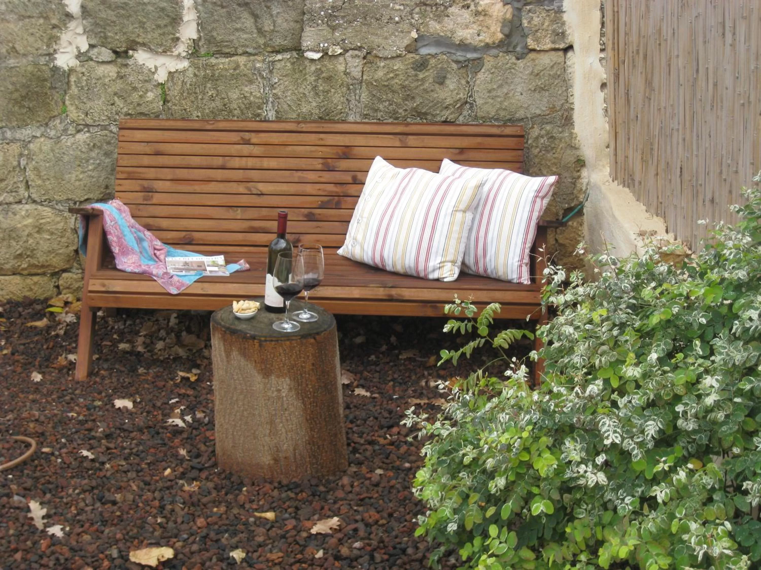 Garden, Seating Area in Smadar-Inn