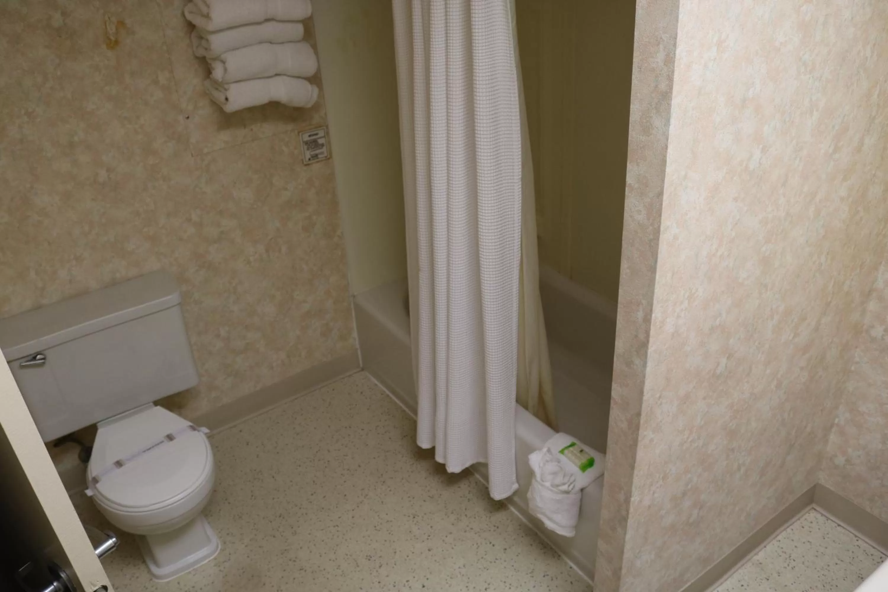 Bathroom in Inlet Tower Hotel & Suites