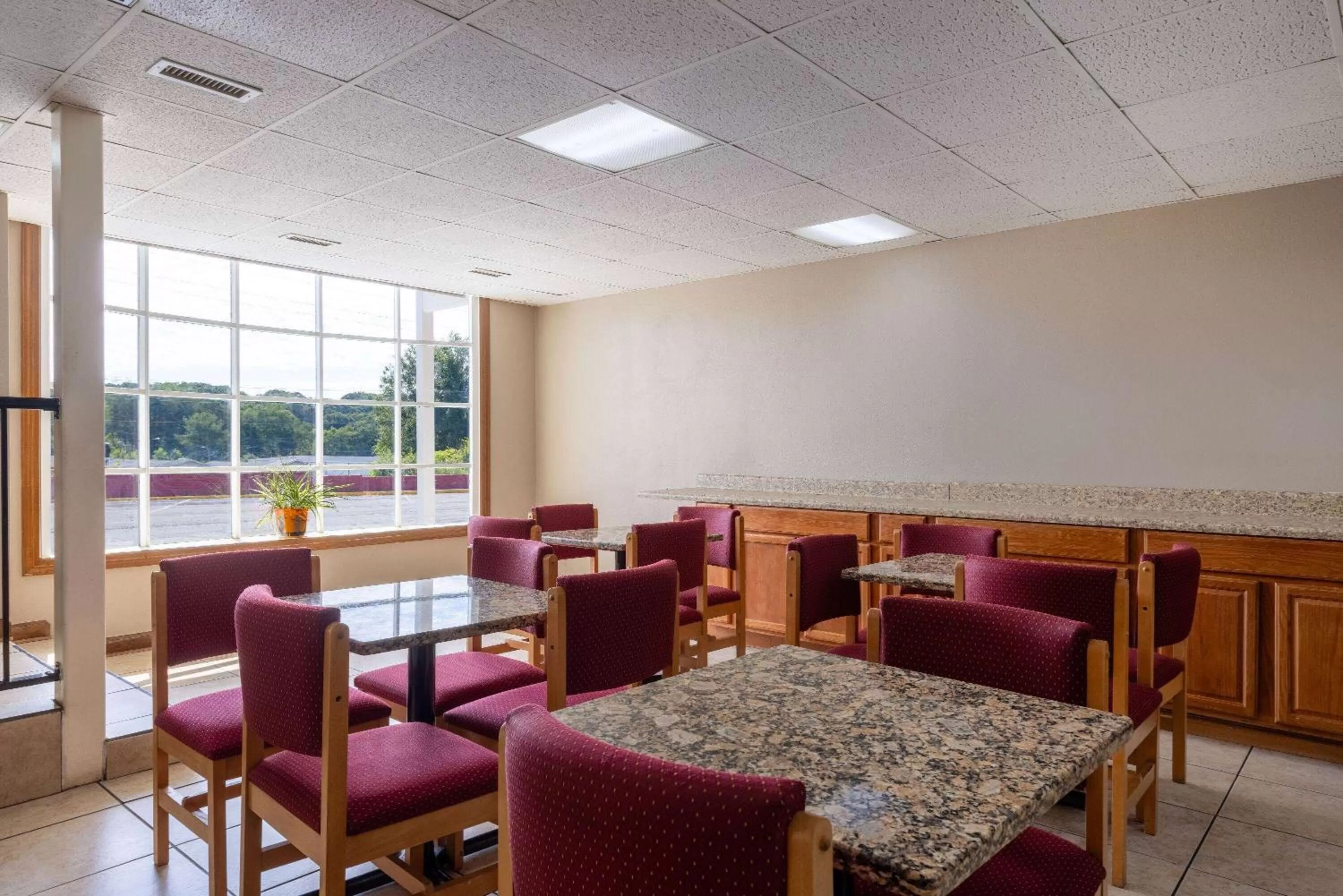 Breakfast in Days Inn by Wyndham Lincolnton