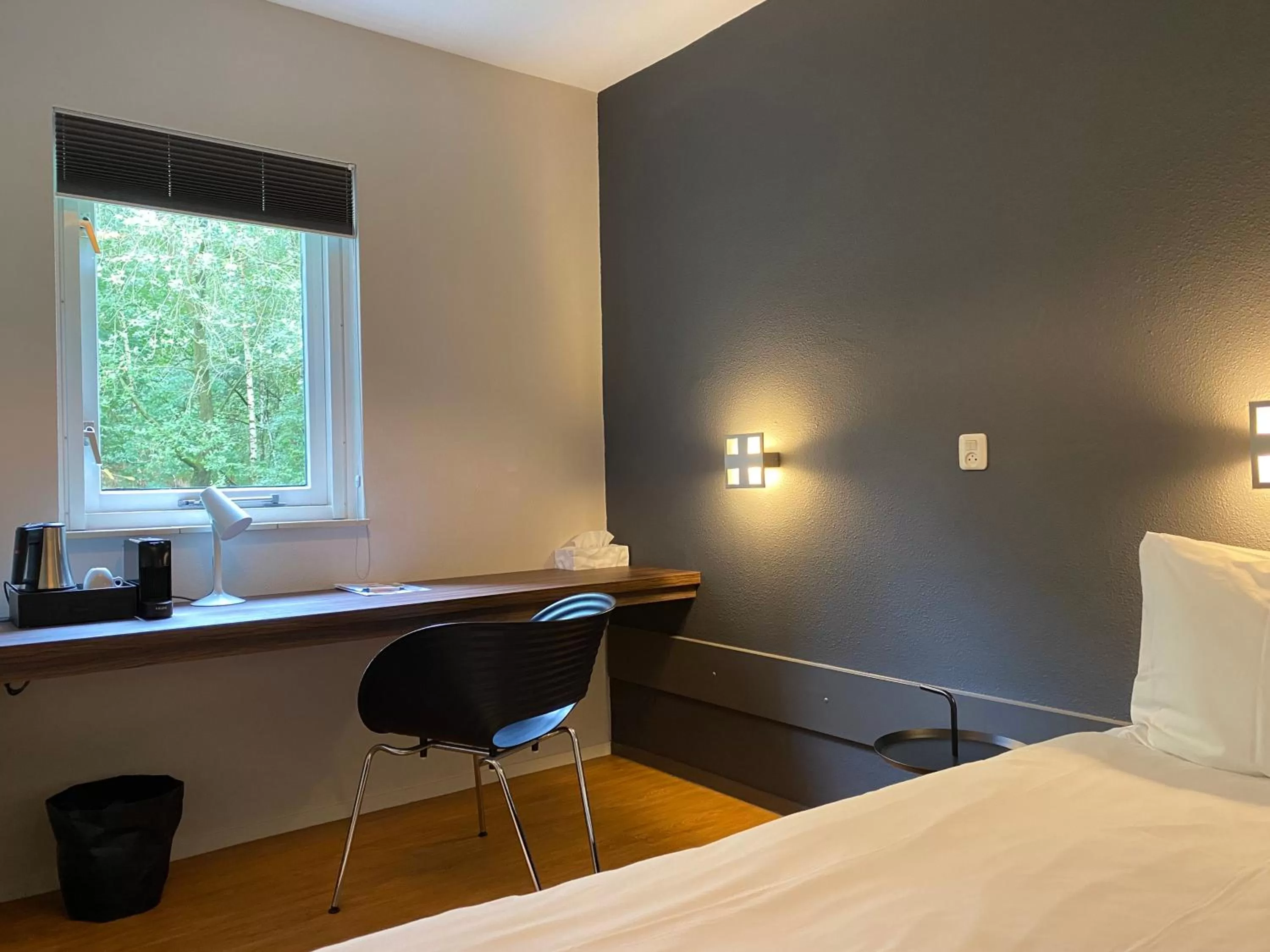 Photo of the whole room, Bed in Hotel Kapellerput Heeze-Eindhoven