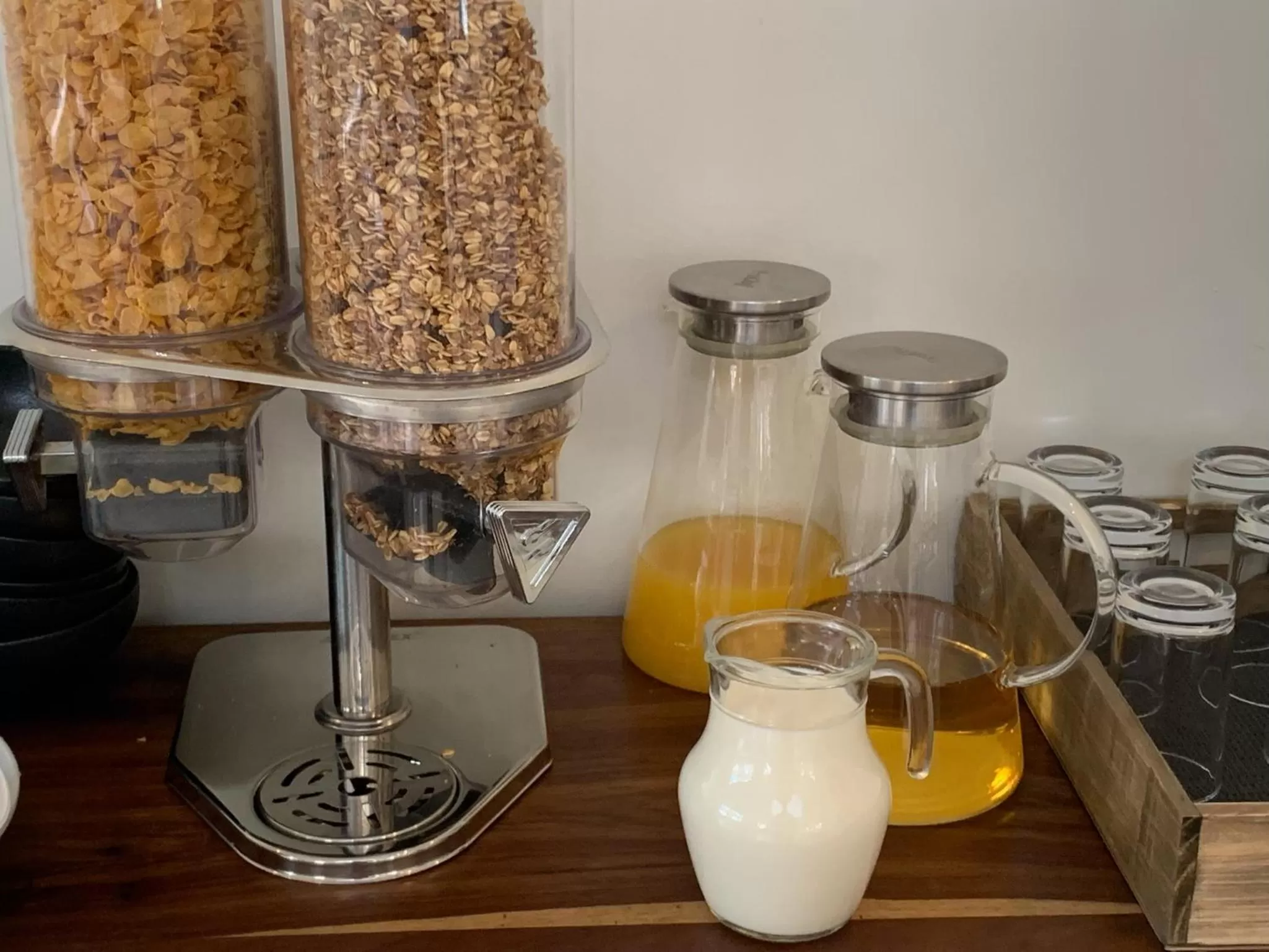 Drinks in The Leslie - Bed & Breakfast