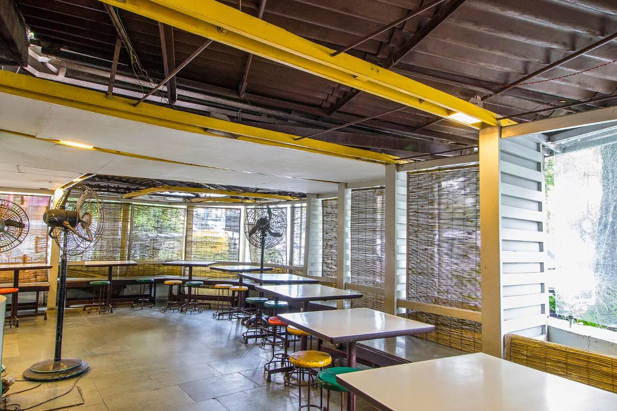 Restaurant/places to eat in FabHotel Kalyan - Nr Dairy Dan Circle